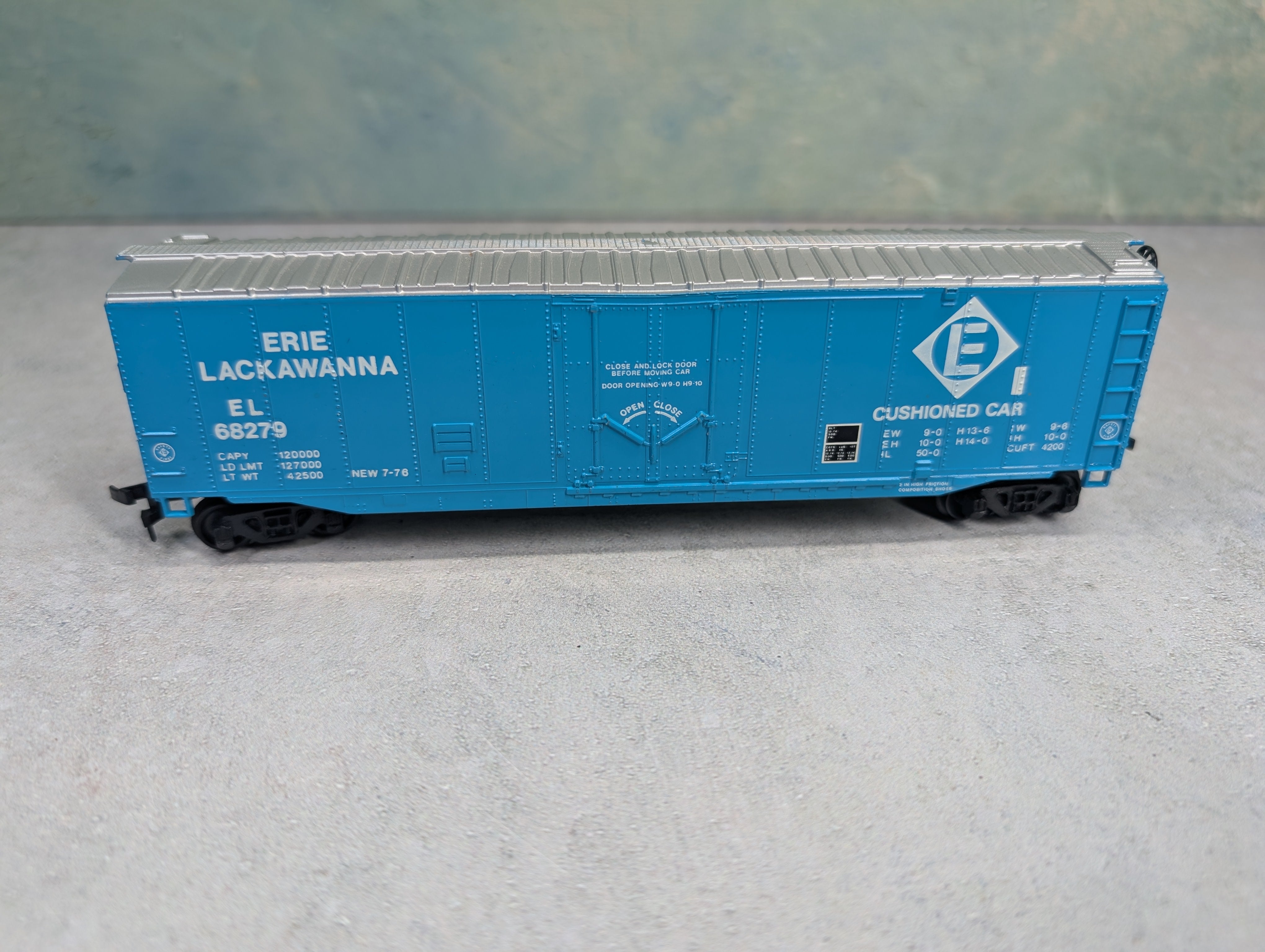 USED Bachmann HO Scale 50' Box Car Erie Lackawanna EL #68279