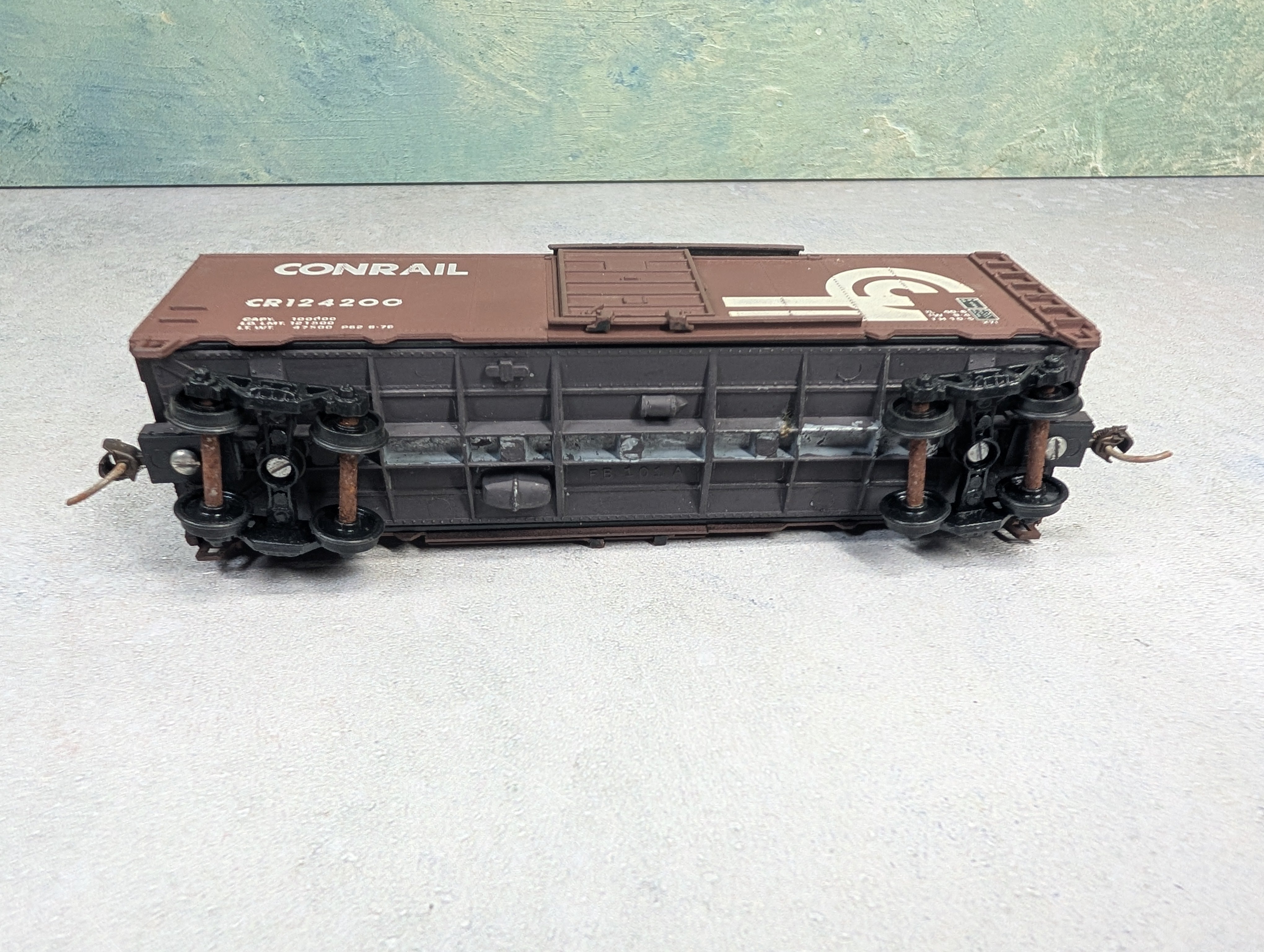 USED Roundhouse HO Scale 40' Box Car Conrail CR #124200