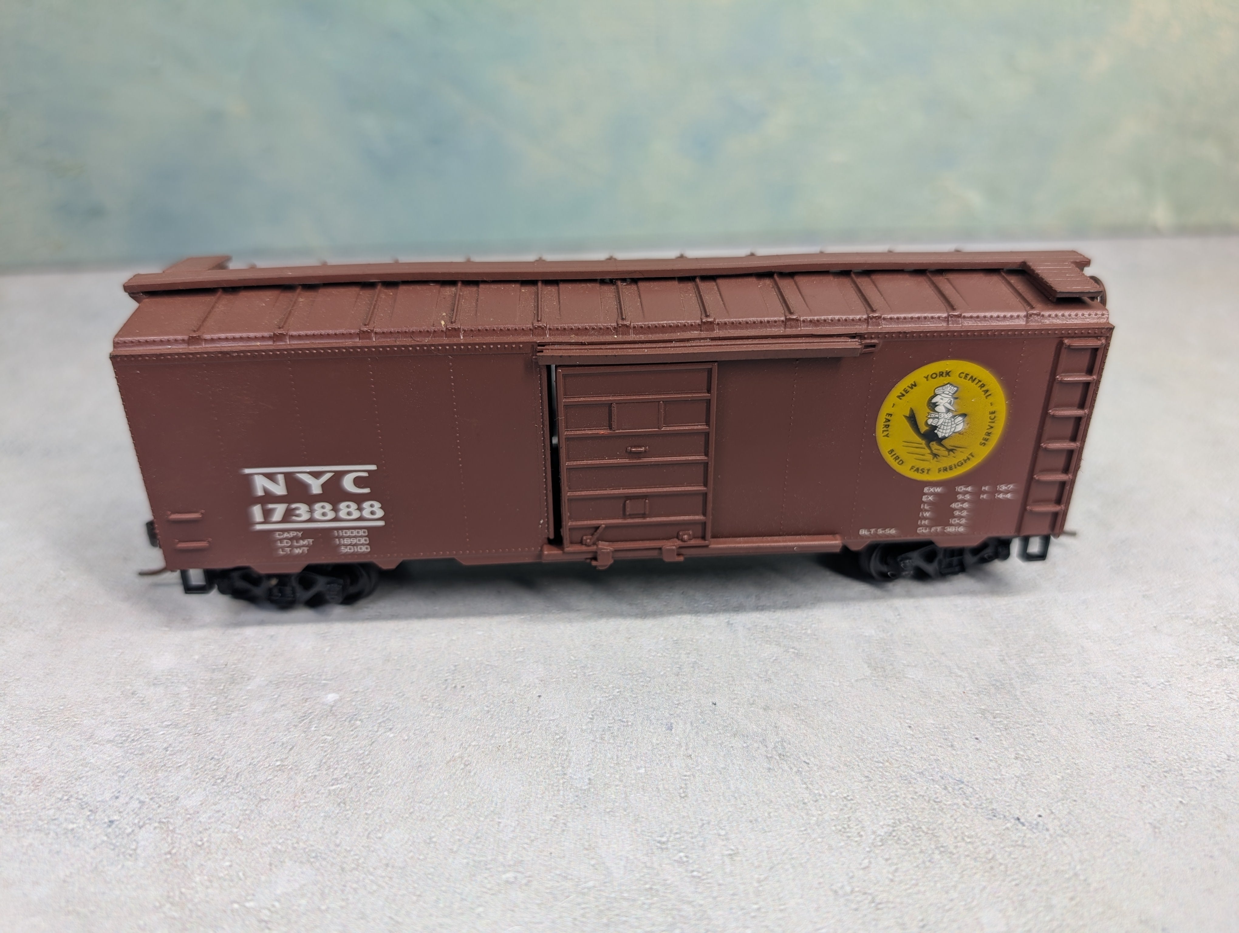 USED Roundhouse HO Scale 40' Box Car New York Central NYC #173888 Early Bird