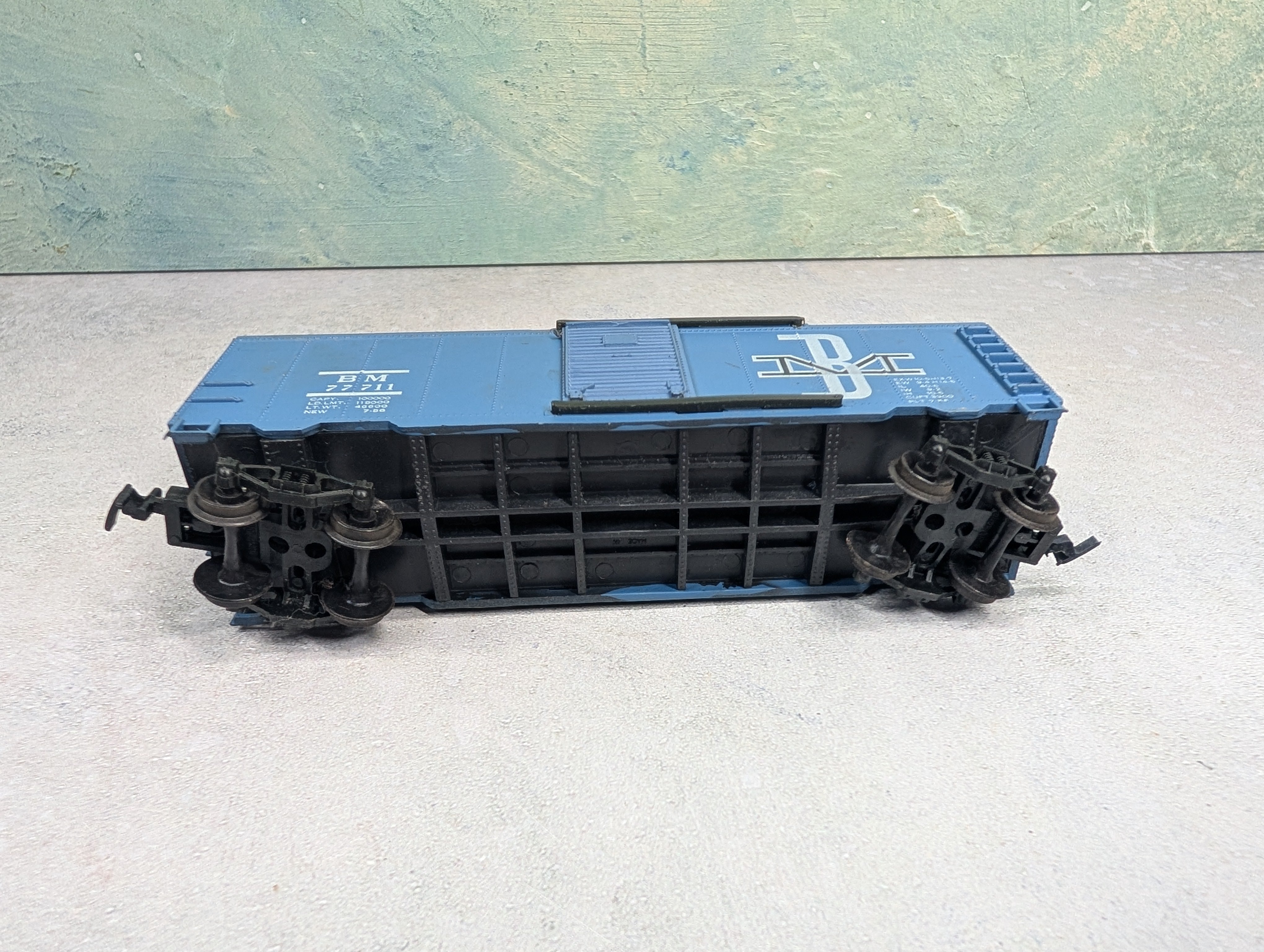 USED HO Scale 40' Box Car Boston and Maine BM #77711