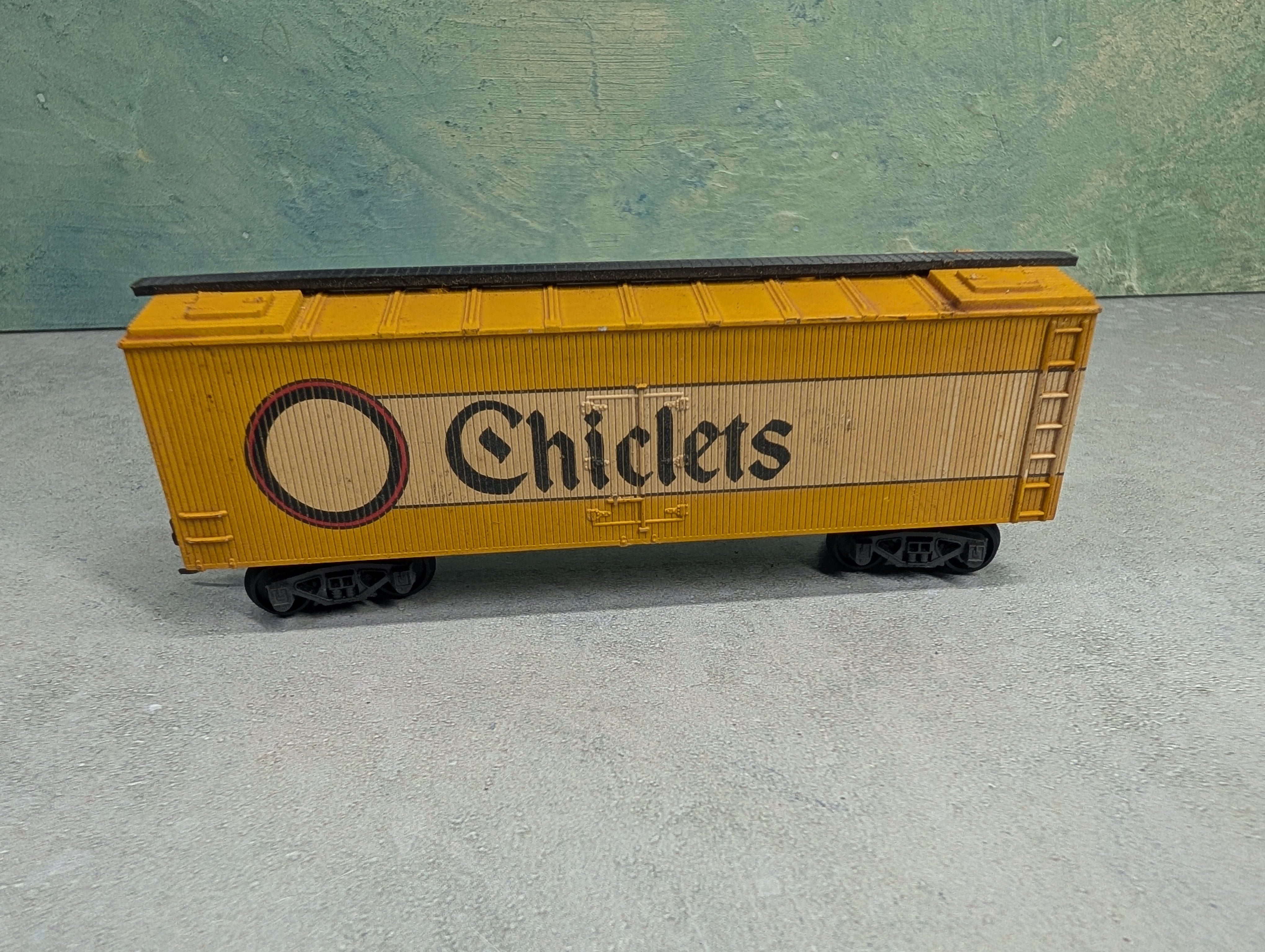 USED Model Power HO Scale 40' Wooden Reefer Box Car Chiclets