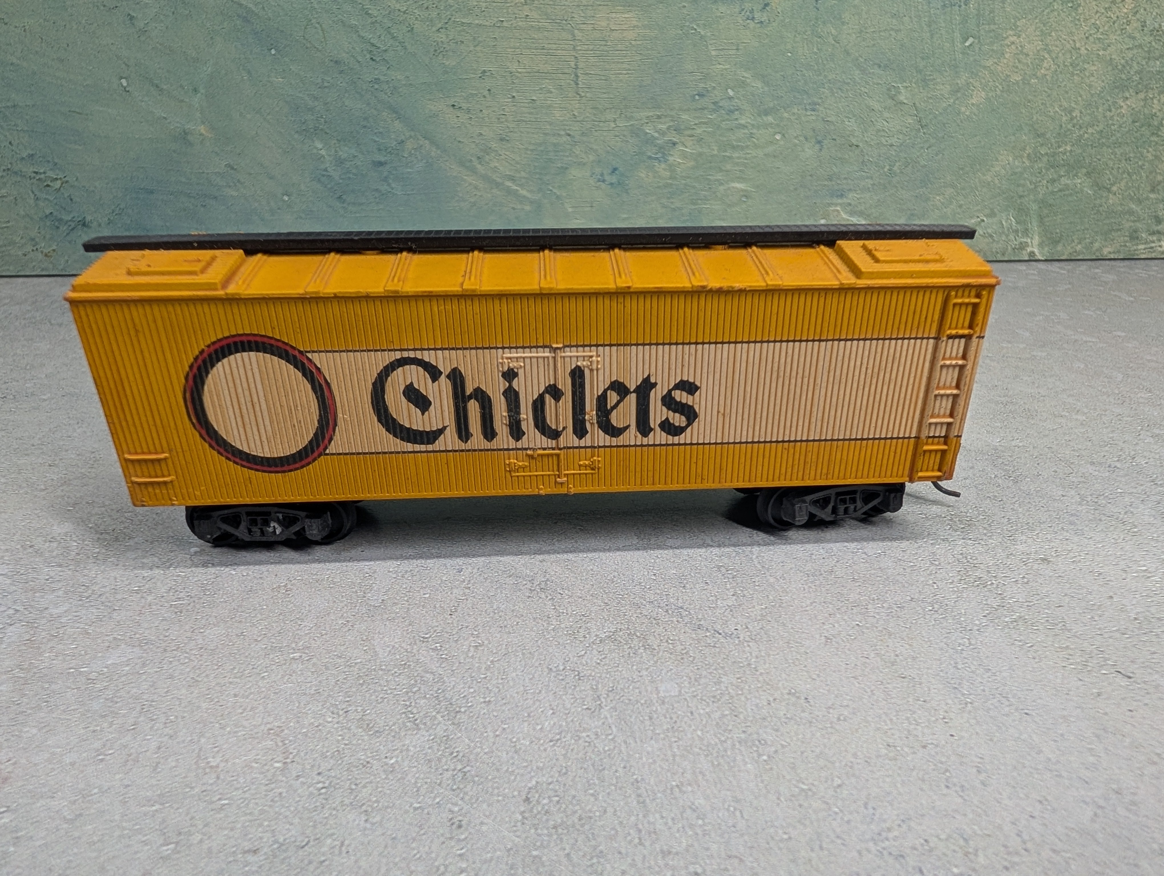 USED Model Power HO Scale 40' Wooden Reefer Box Car Chiclets
