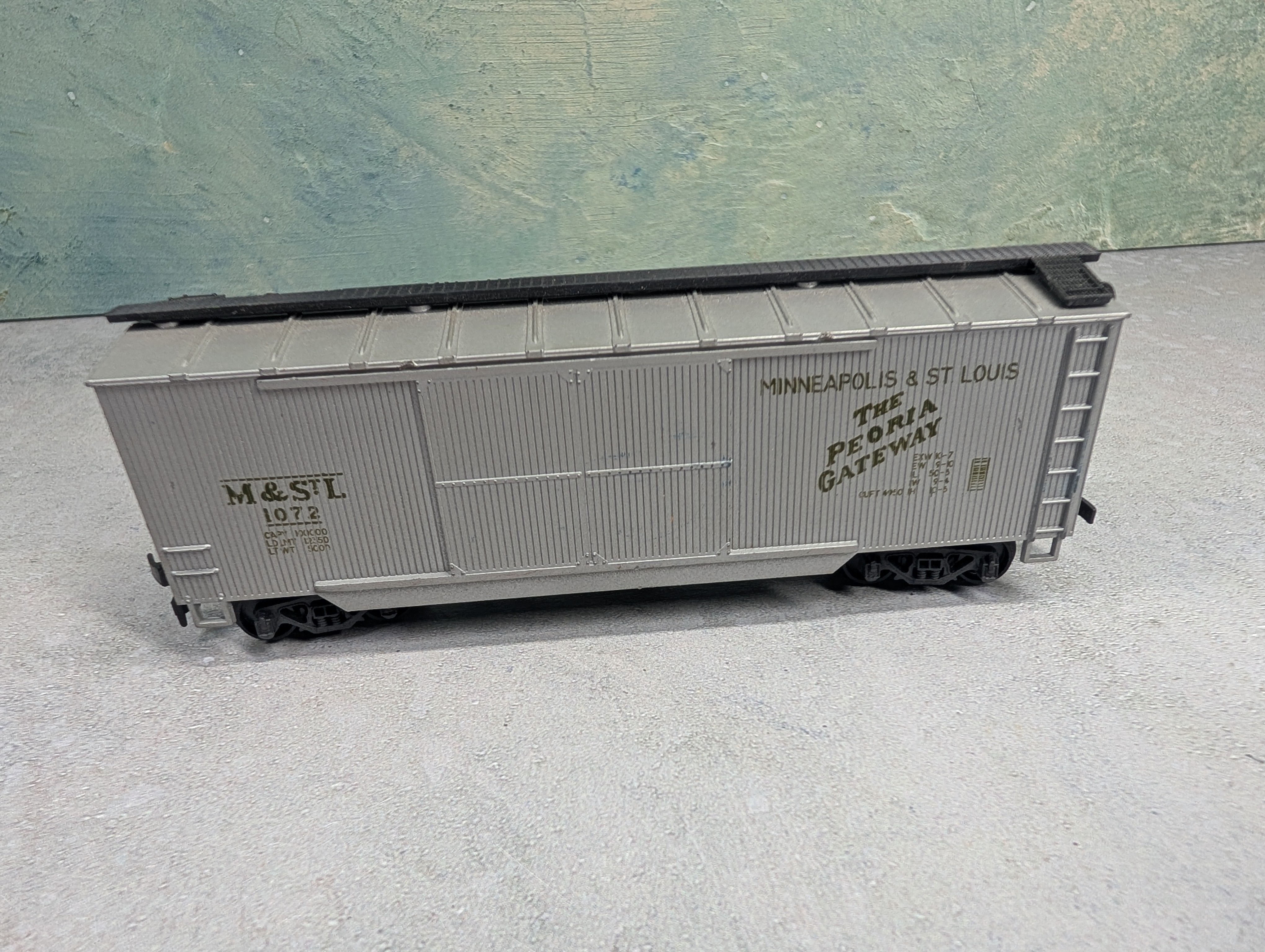 USED AHM HO Scale 40' Wooden Box Car Minneapolis & St Louis M&StL #1072