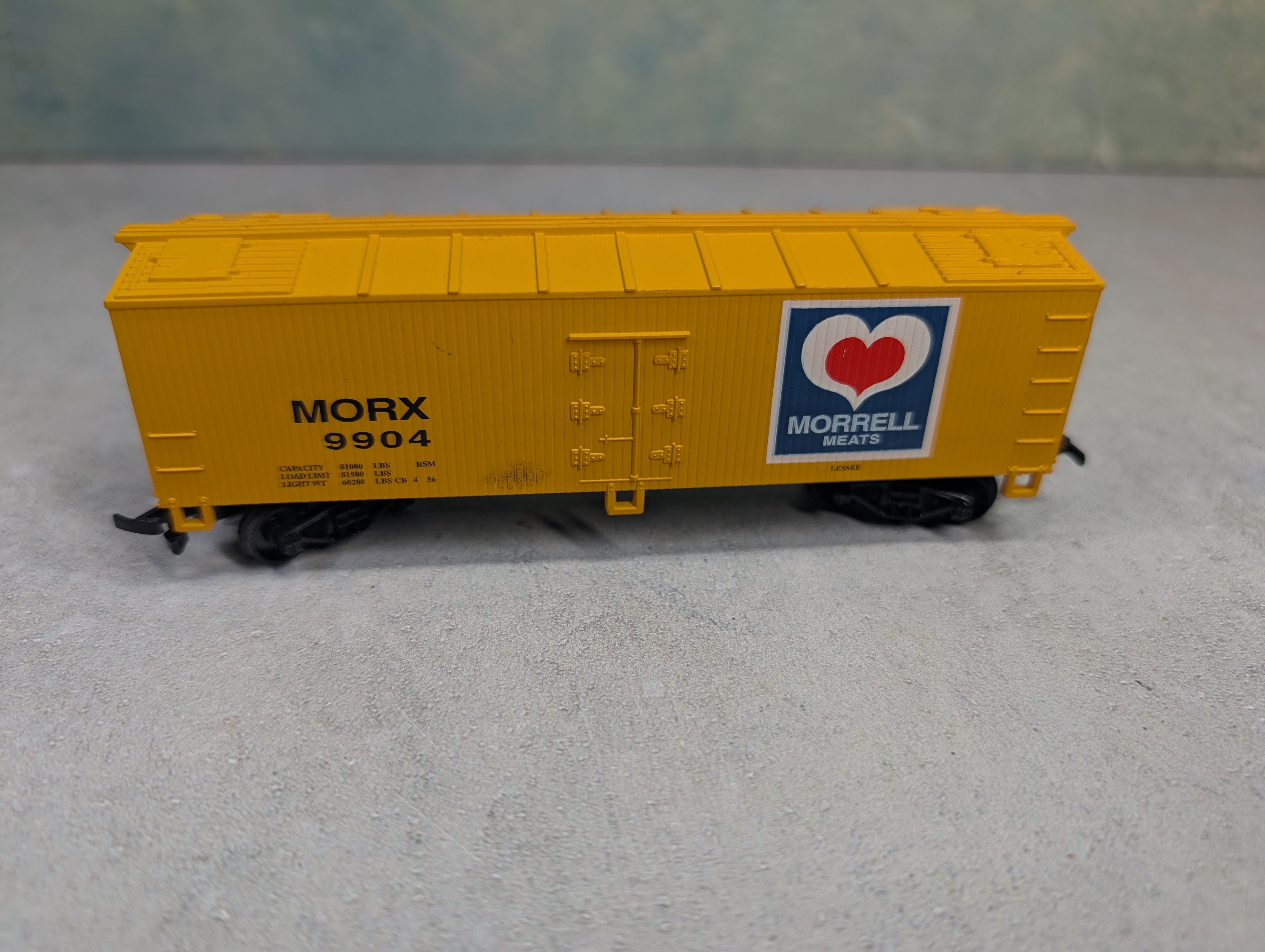 USED Life-Like HO Scale 38' Wooden Reefer Box Car Morrell Meats MORX #9904