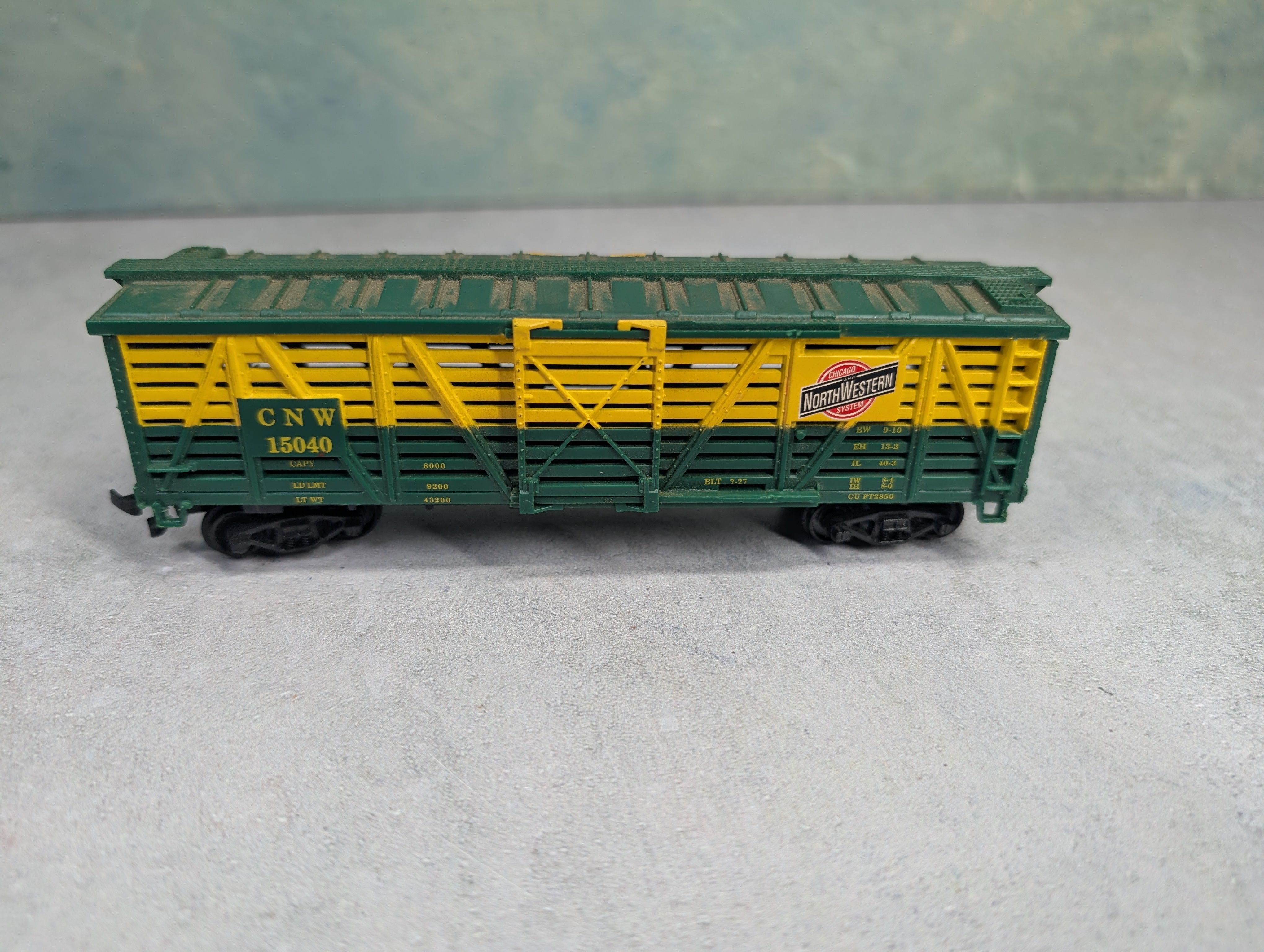 USED Life-Like HO Scale 40' Cattle Stock Car Chicago & North Western CNW #15040