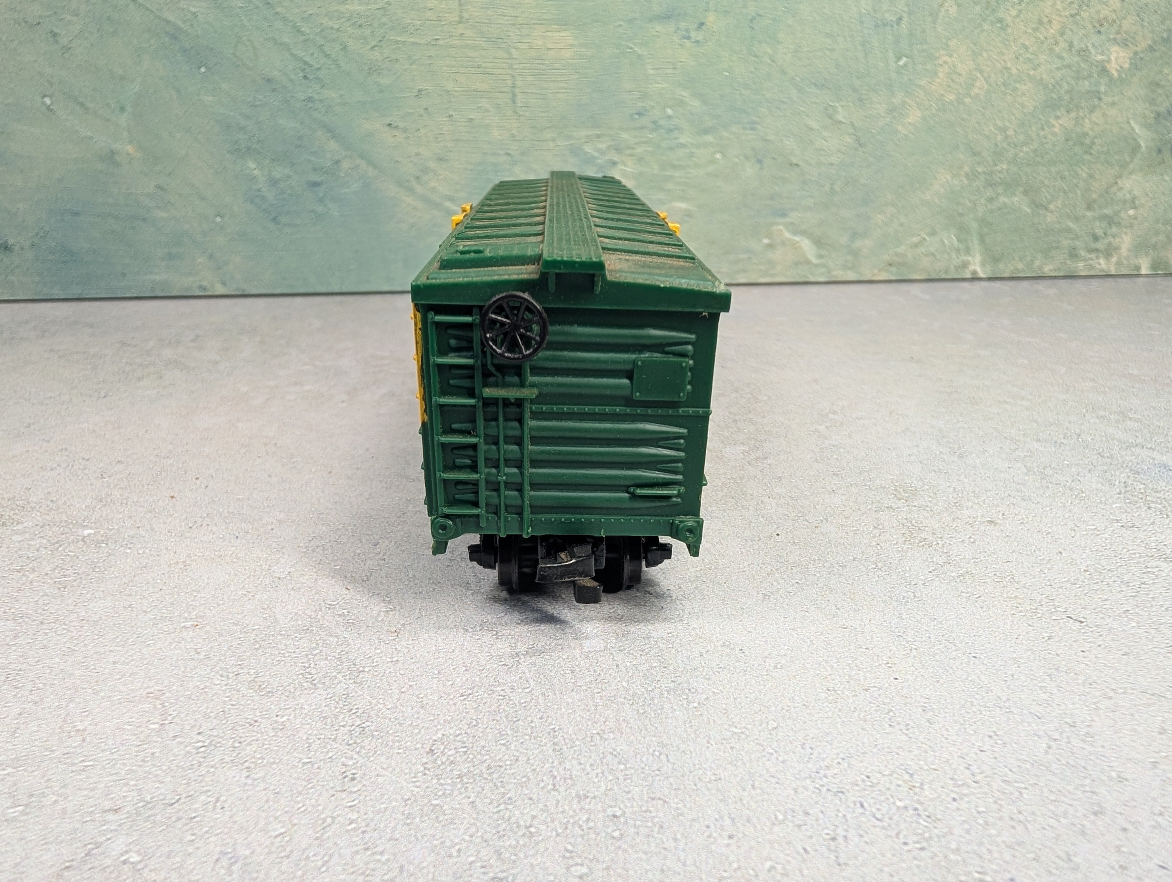 USED Life-Like HO Scale 40' Cattle Stock Car Chicago & North Western CNW #15040