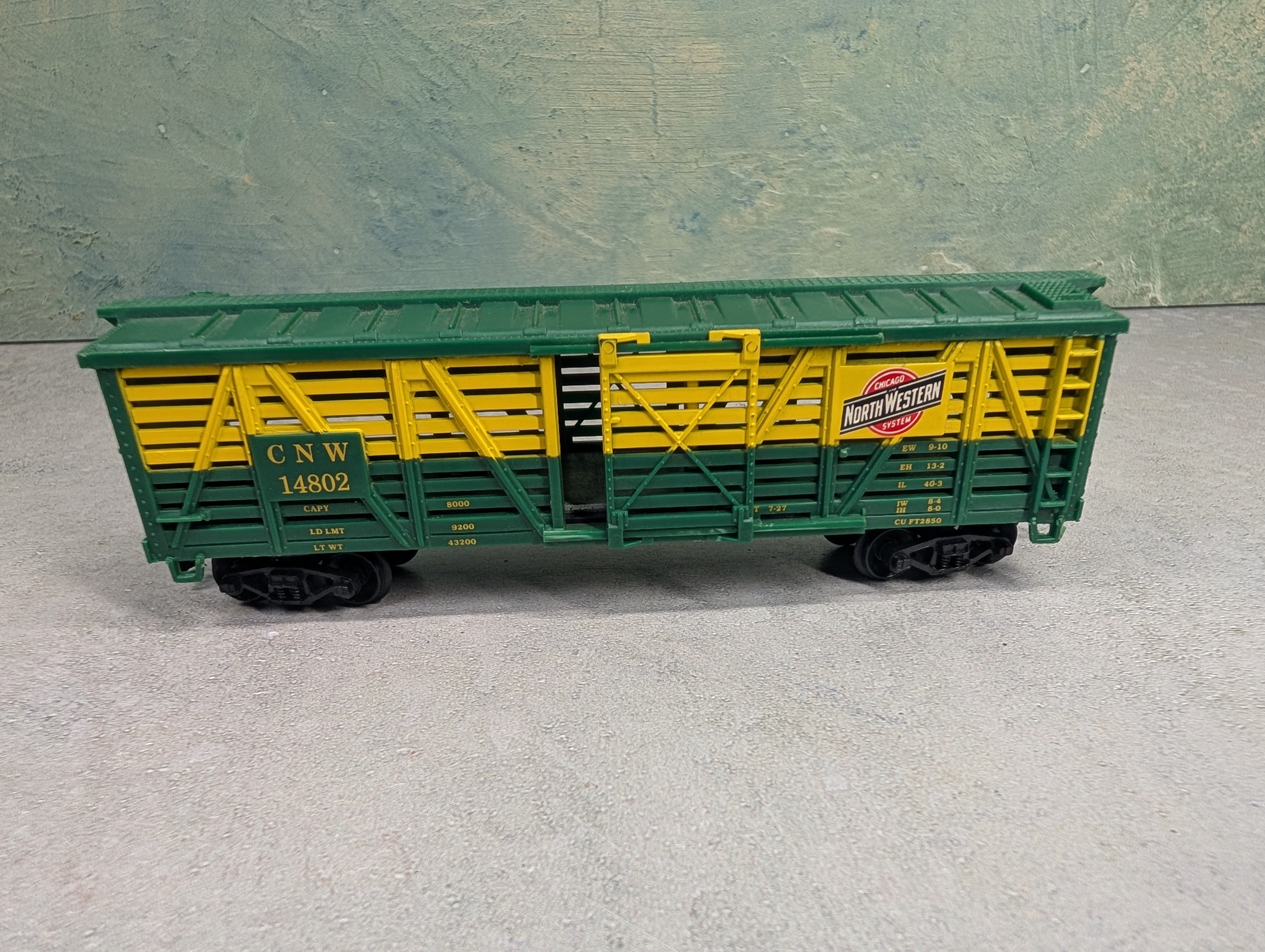 USED Life-Like HO Scale 40' Cattle Stock Car Chicago & North Western CNW #14802
