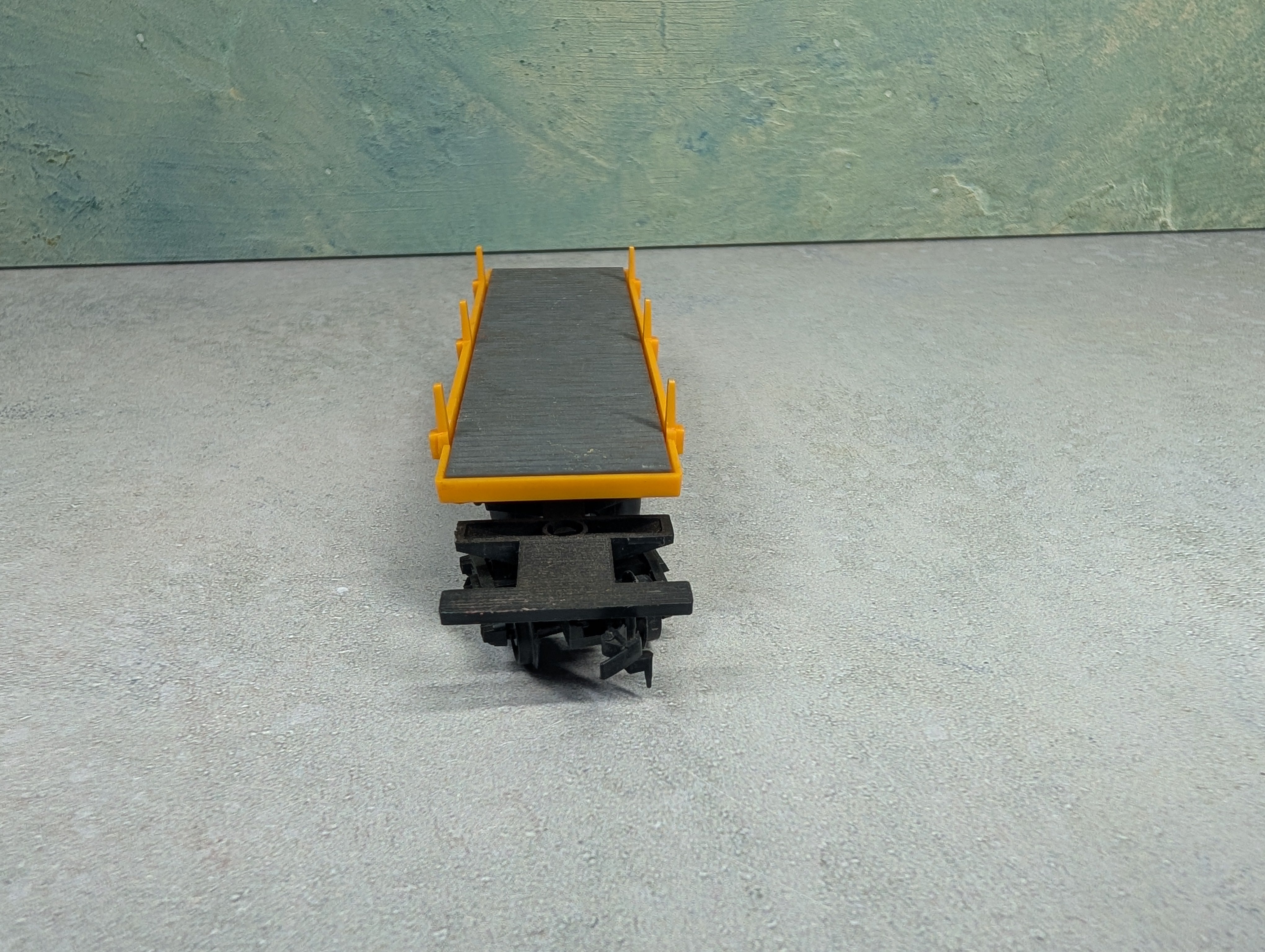 USED Life-Like HO Scale Log Dumping Car Forest Lumber Co