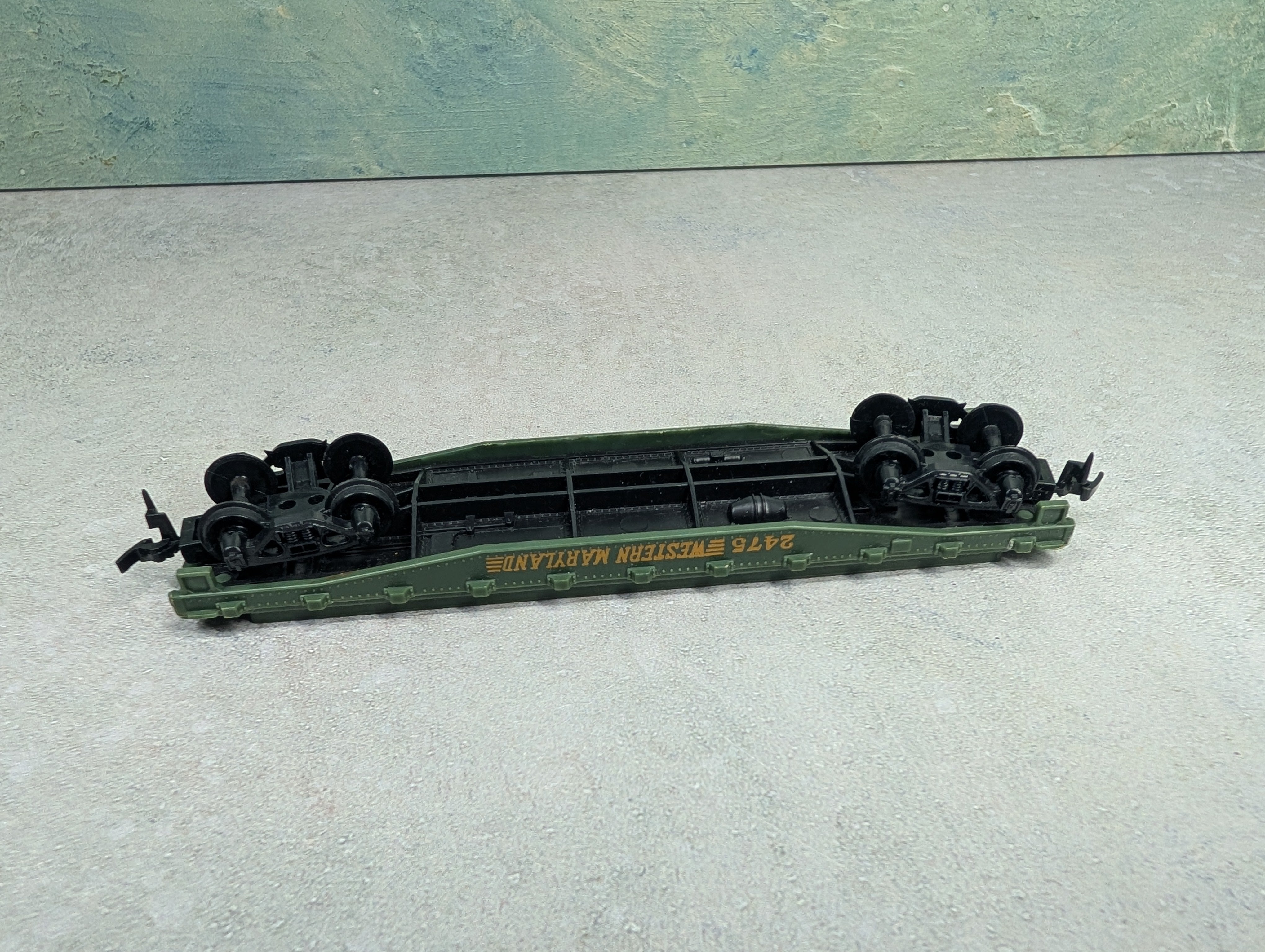 USED Tyco HO Scale 40' Flat Car Western Maryland #2475