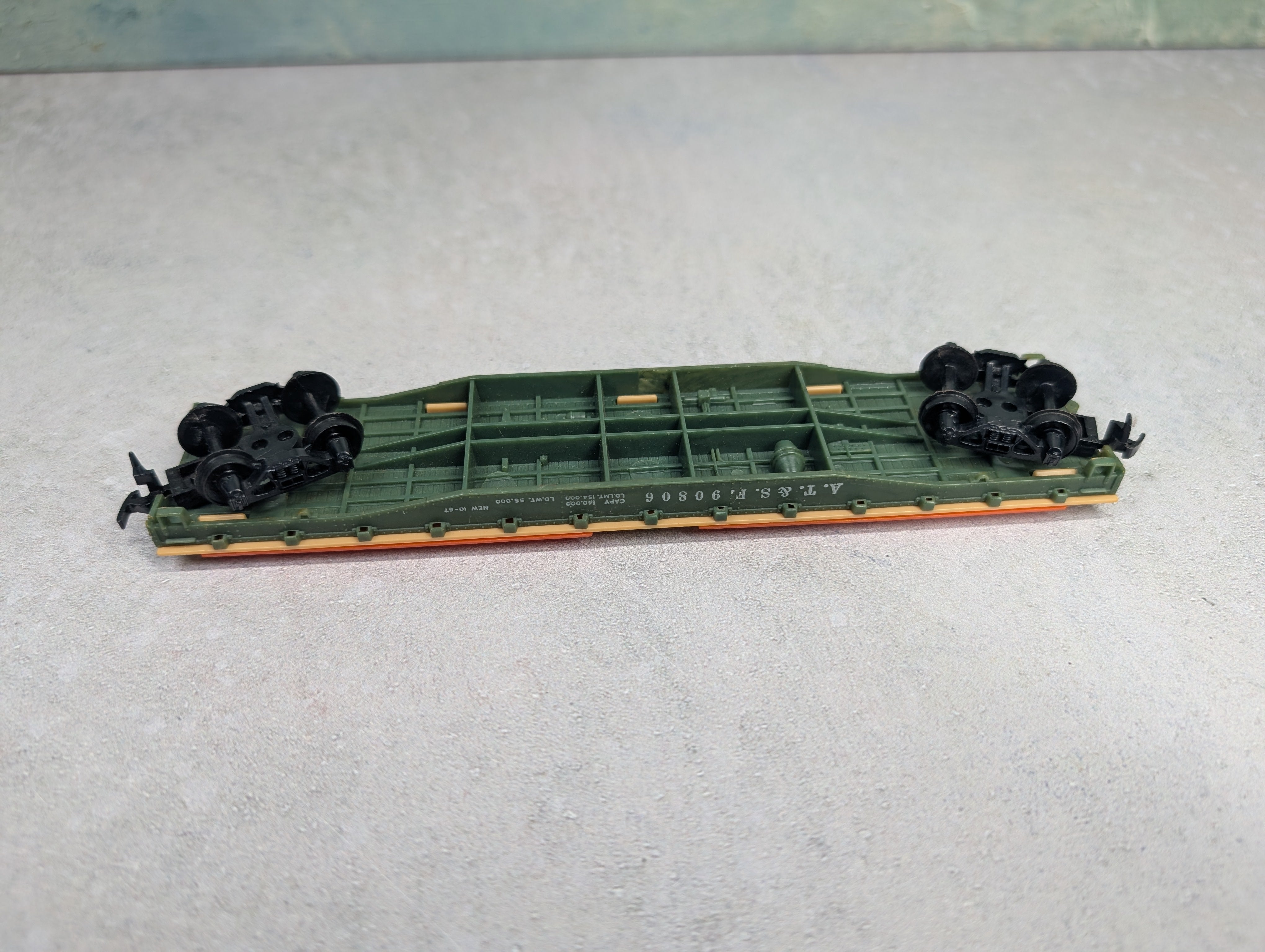 USED Tyco HO Scale 50' Flat Car Santa Fe ATSF #90806