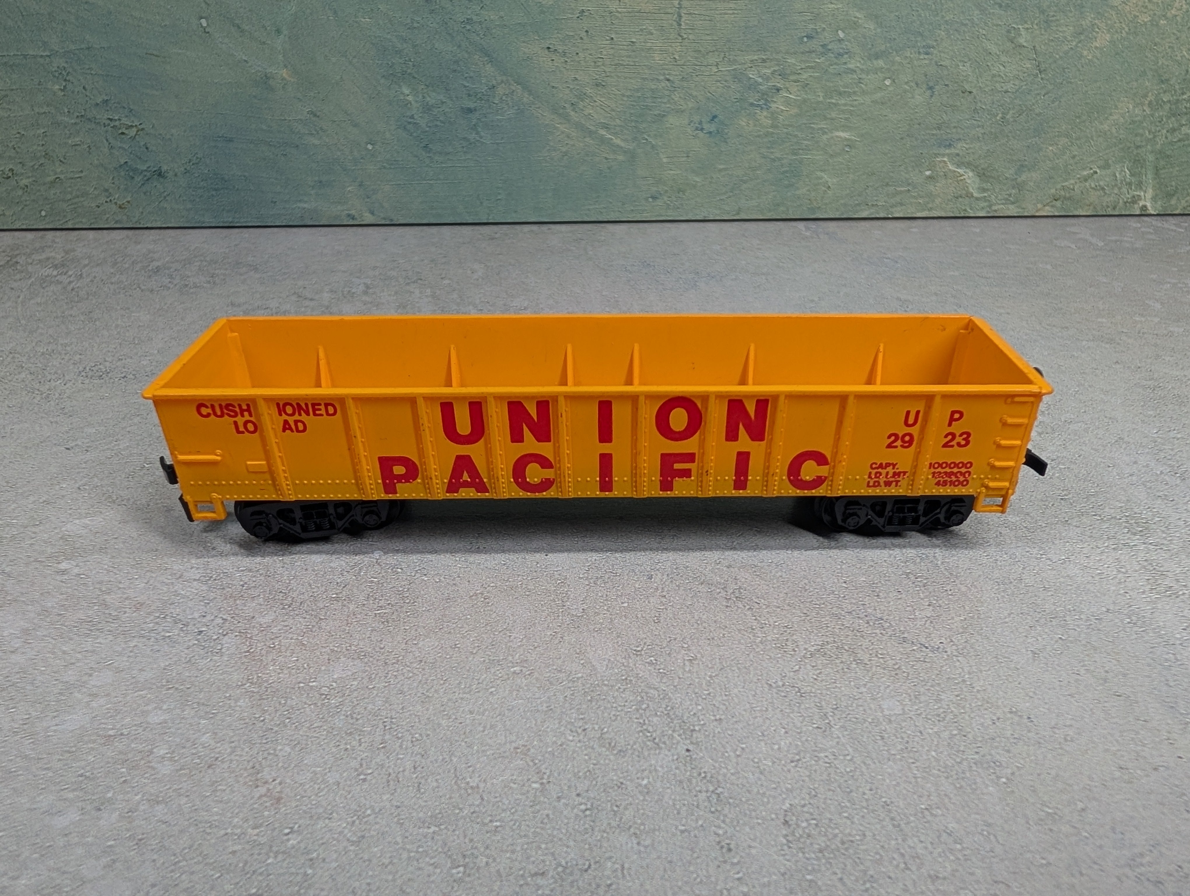 USED Tyco HO Scale 40' Gondola Union Pacific UP #2923