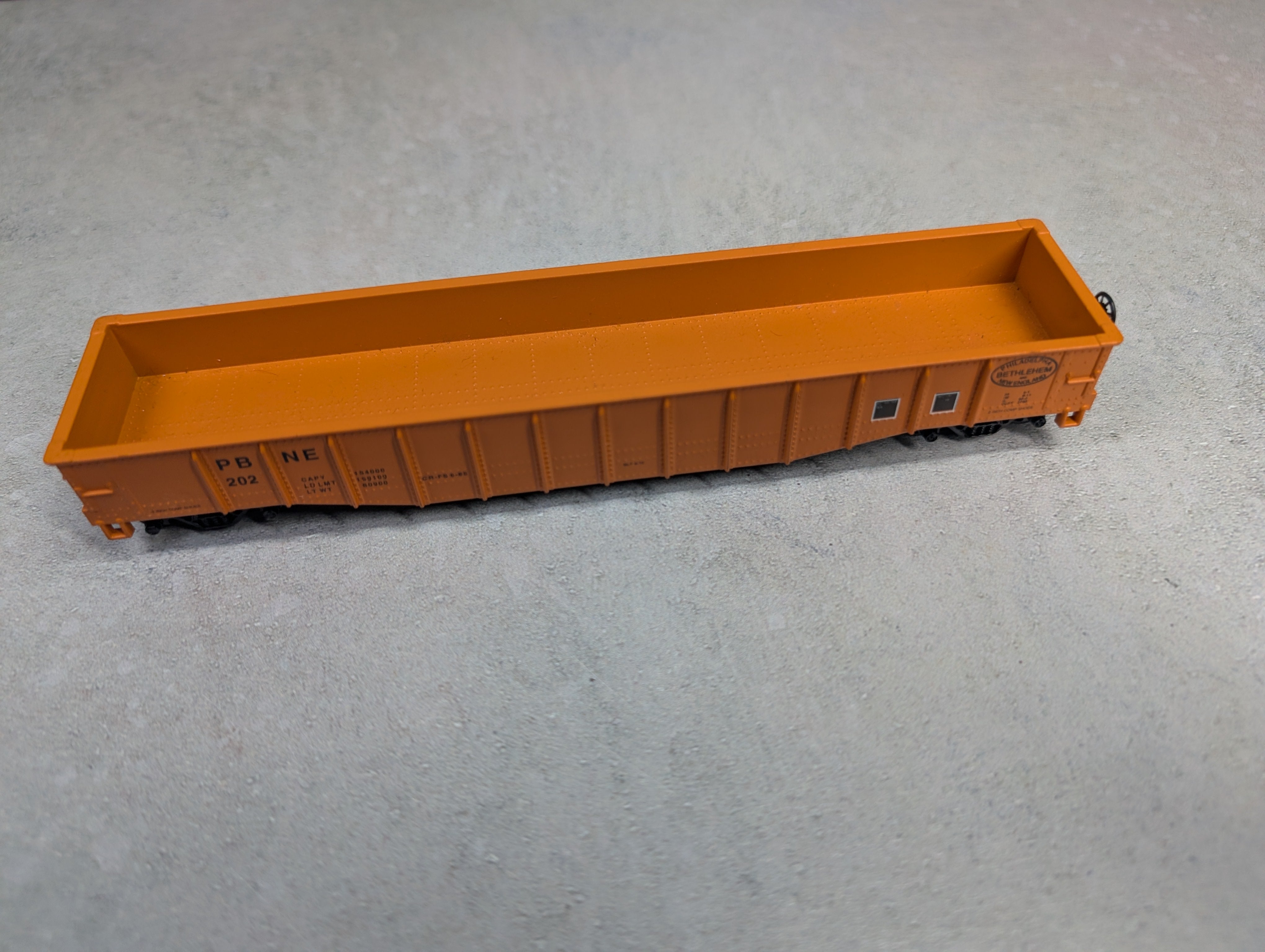 USED Athearn HO Scale 50' Gondola Philadelphia Bethlehem & New England PBNE #202