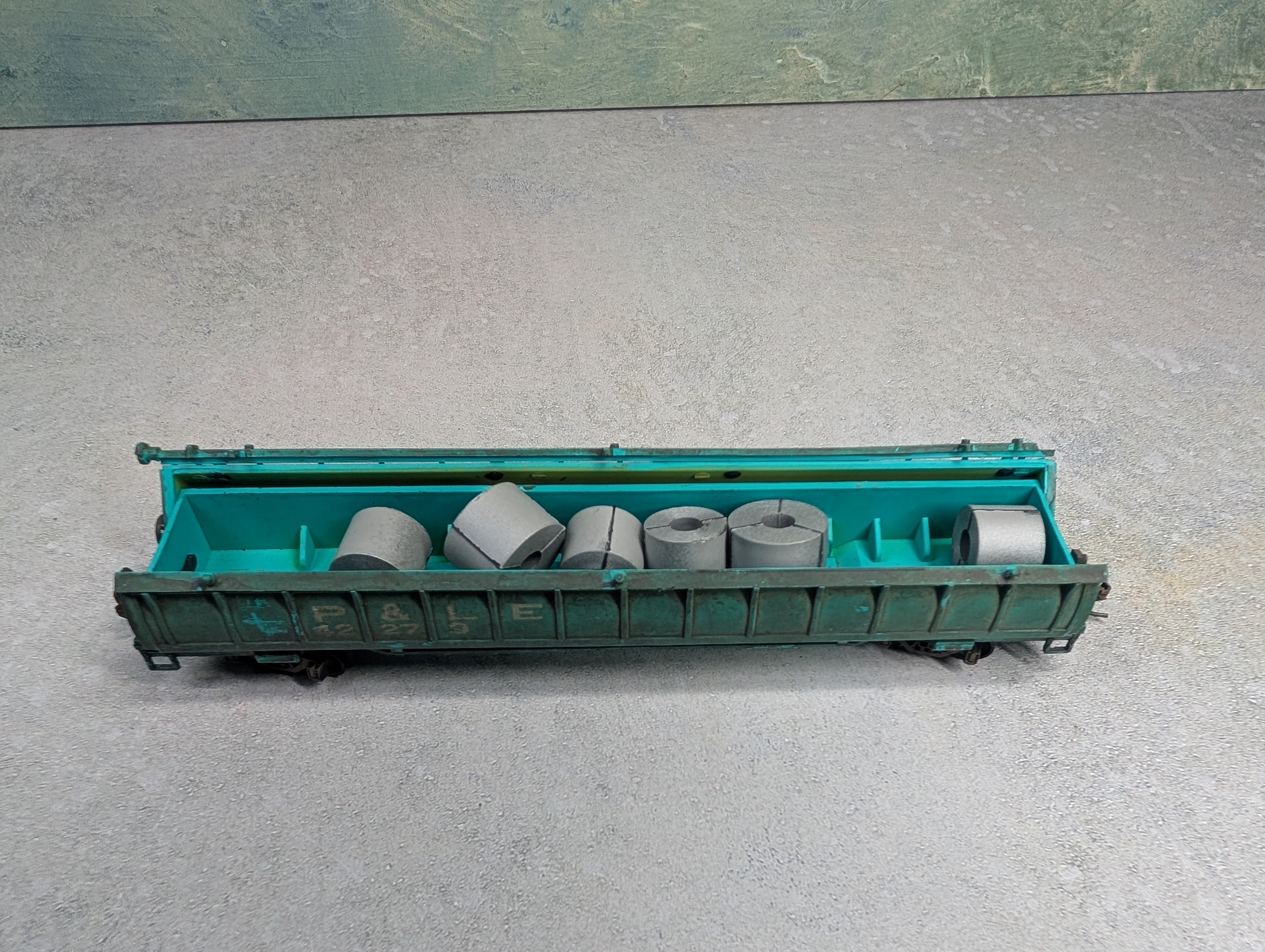 USED Lionel HO Scale Coil Car Pittsburgh & Lake Erie P&LE #42279 Custom Weathered w/ Coil Load