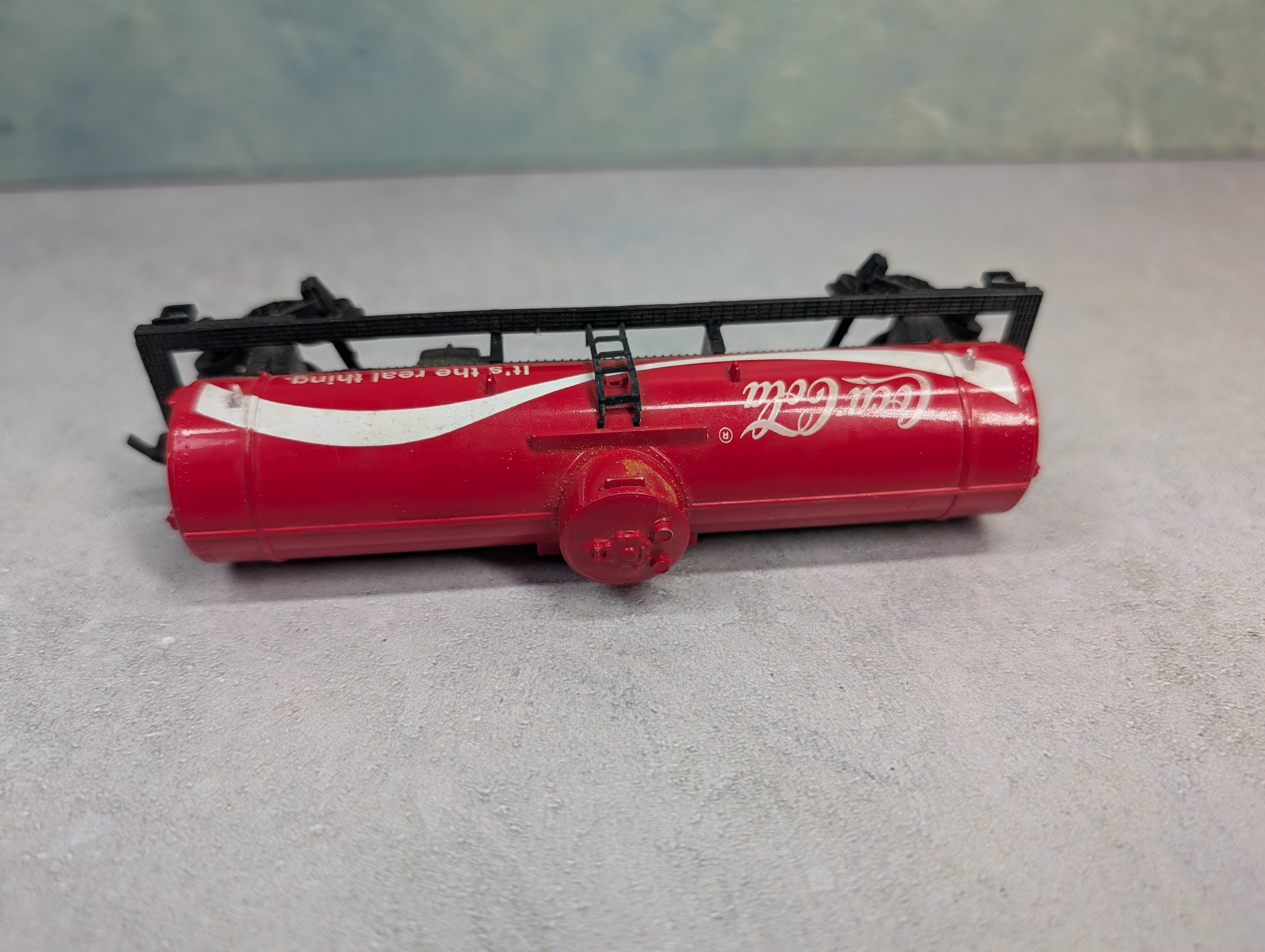 USED Tyco HO Scale Single Dome Tank Car Coca-Cola