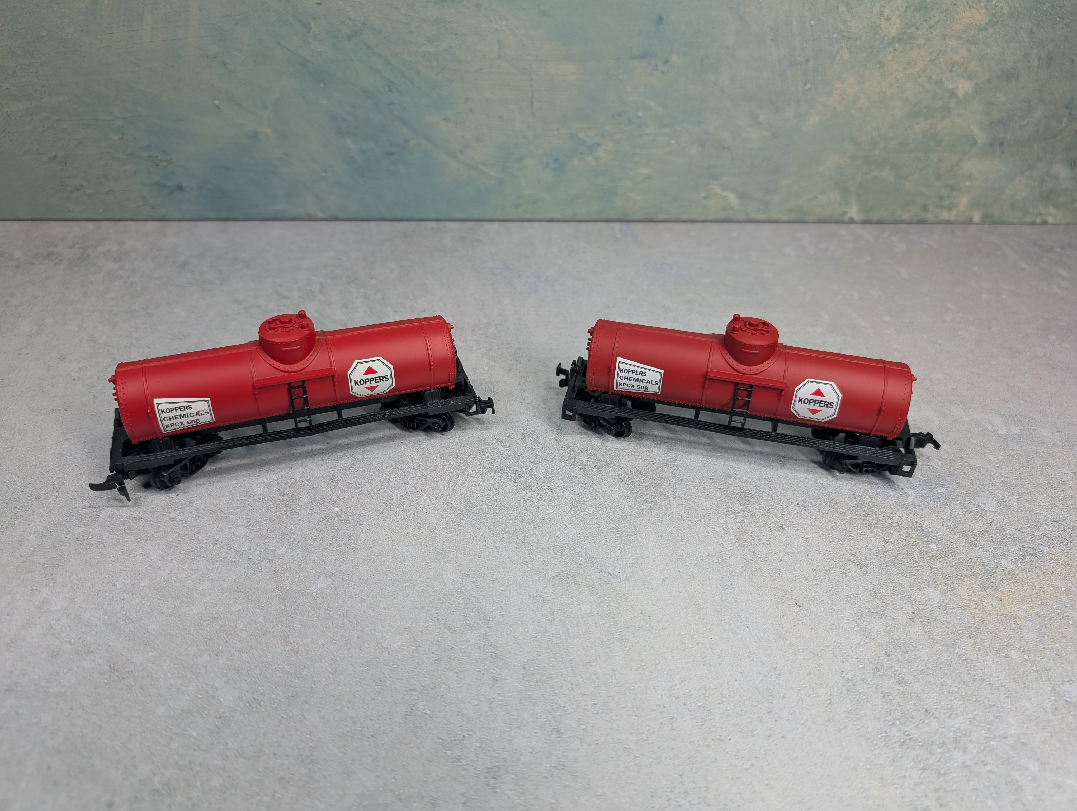 USED Life-Like HO Scale Lot of Single Dome Tank Cars Koppers KPCX #508 (2 pcs)