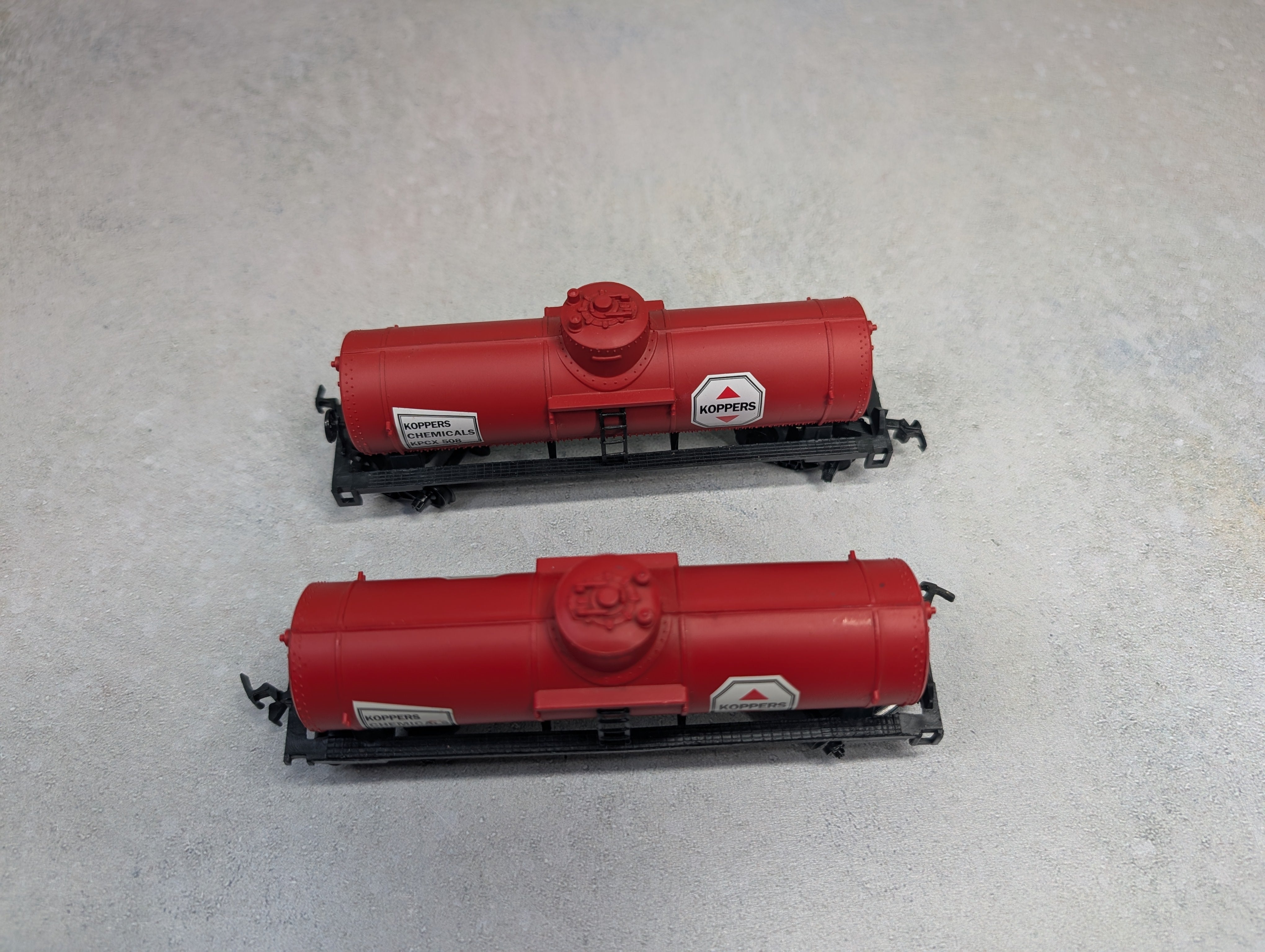 USED Life-Like HO Scale Lot of Single Dome Tank Cars Koppers KPCX #508 (2 pcs)