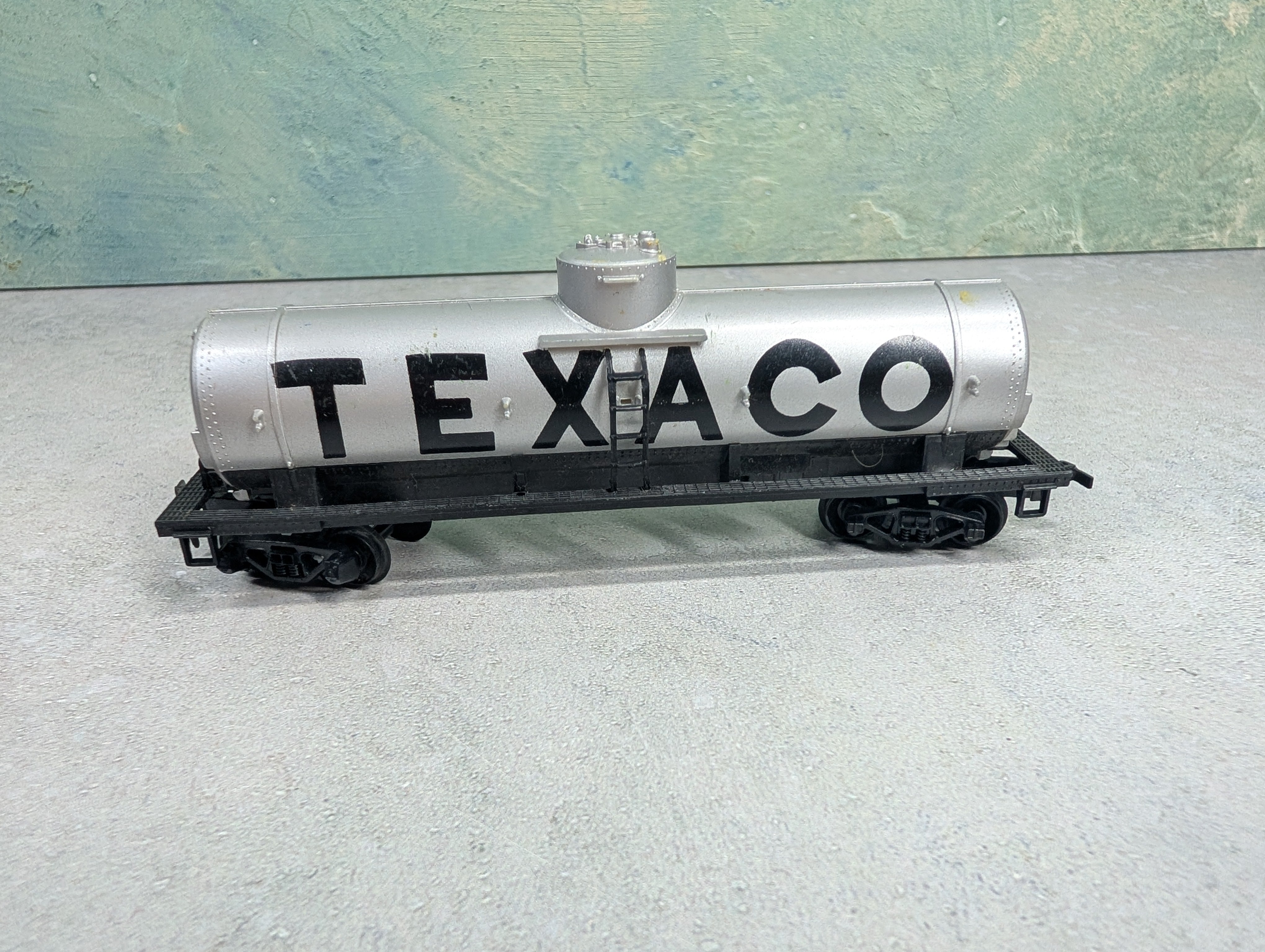 USED Tyco HO Scale Single Dome Tank Car Texaco