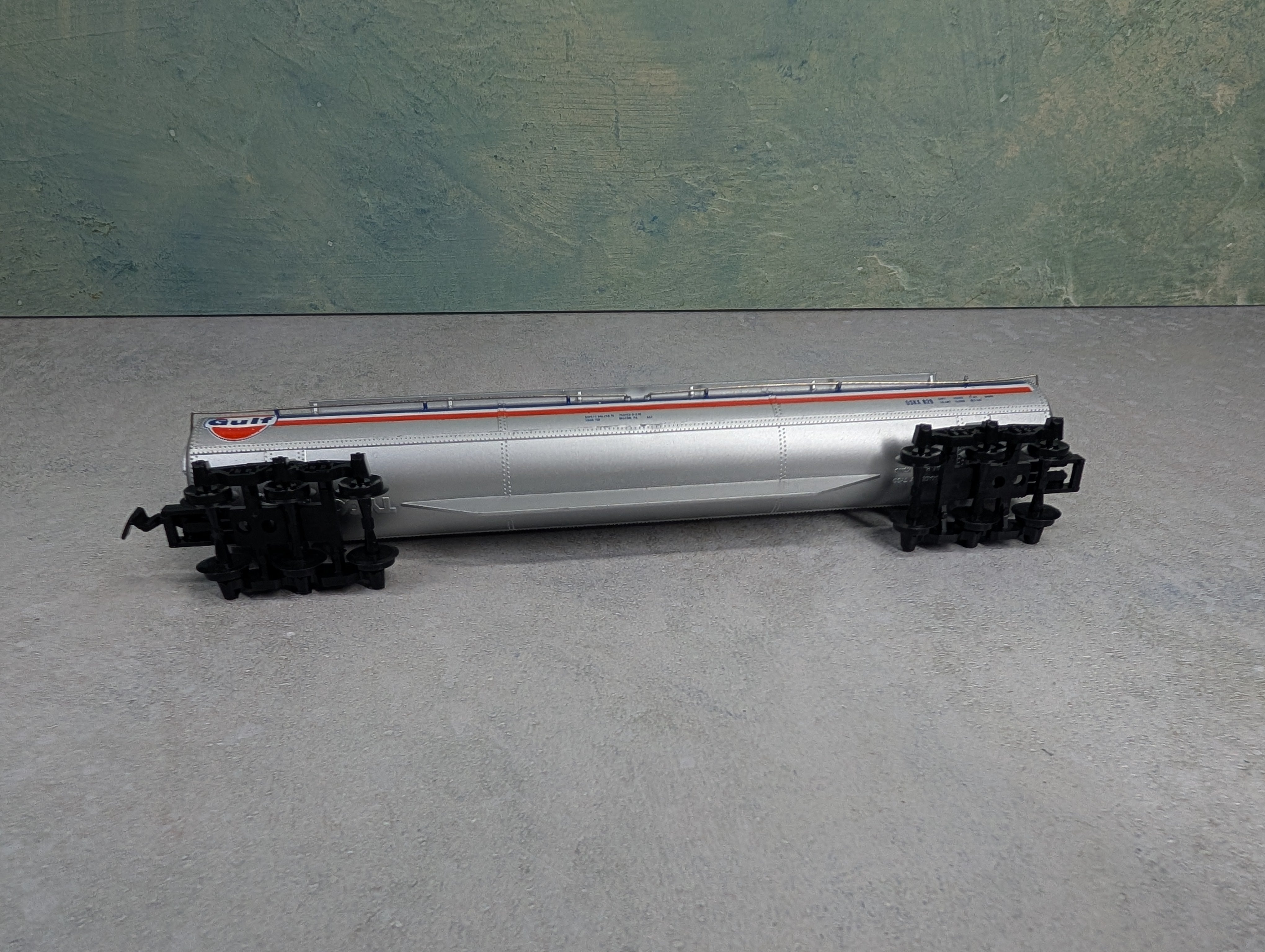 USED Tyco HO Scale Large Triple Dome Tank Car Gulf OSKX #829