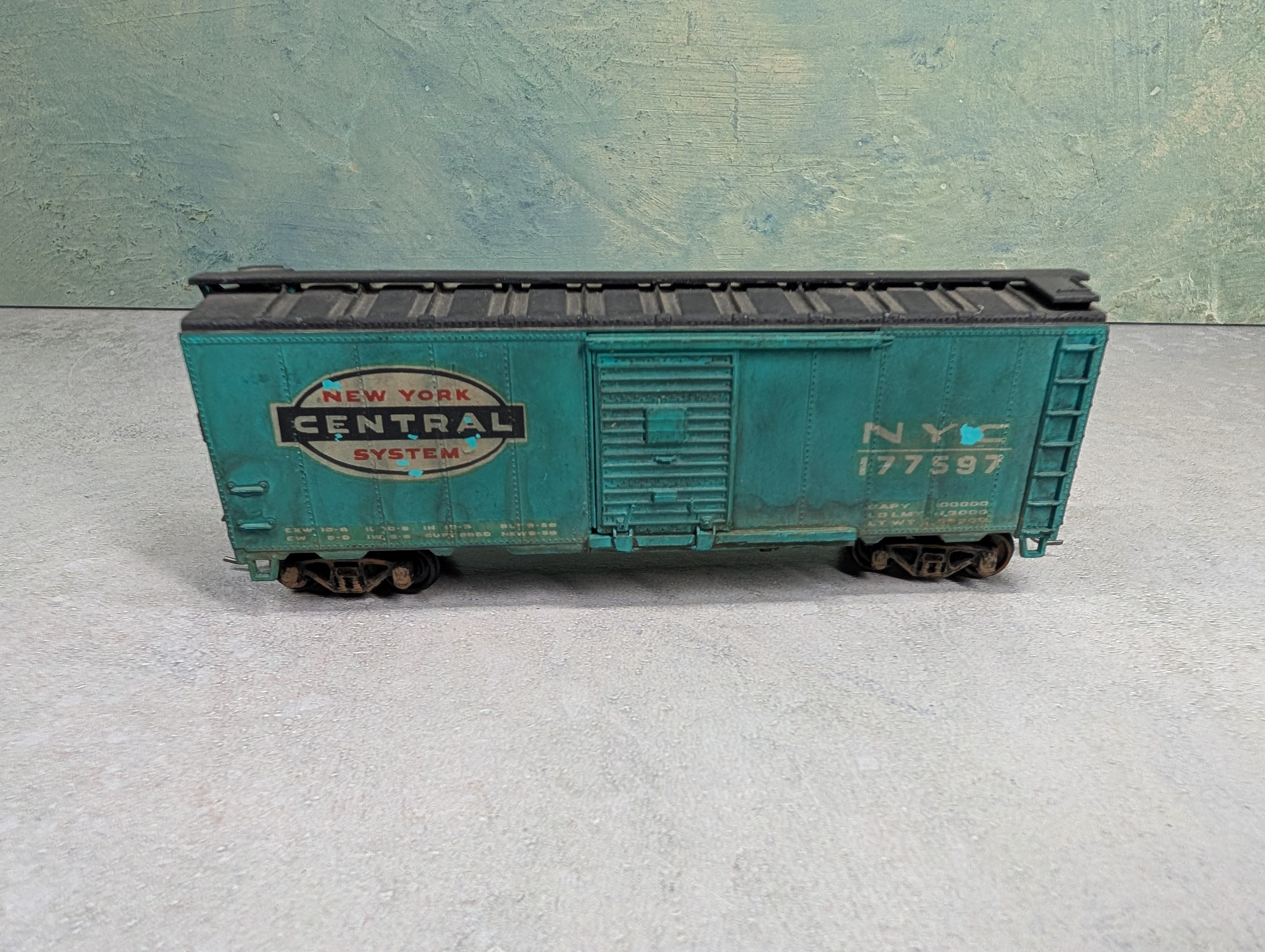 USED Athearn HO Scale 40' Box Car New York Central NYC #177597 Decals & Weathered