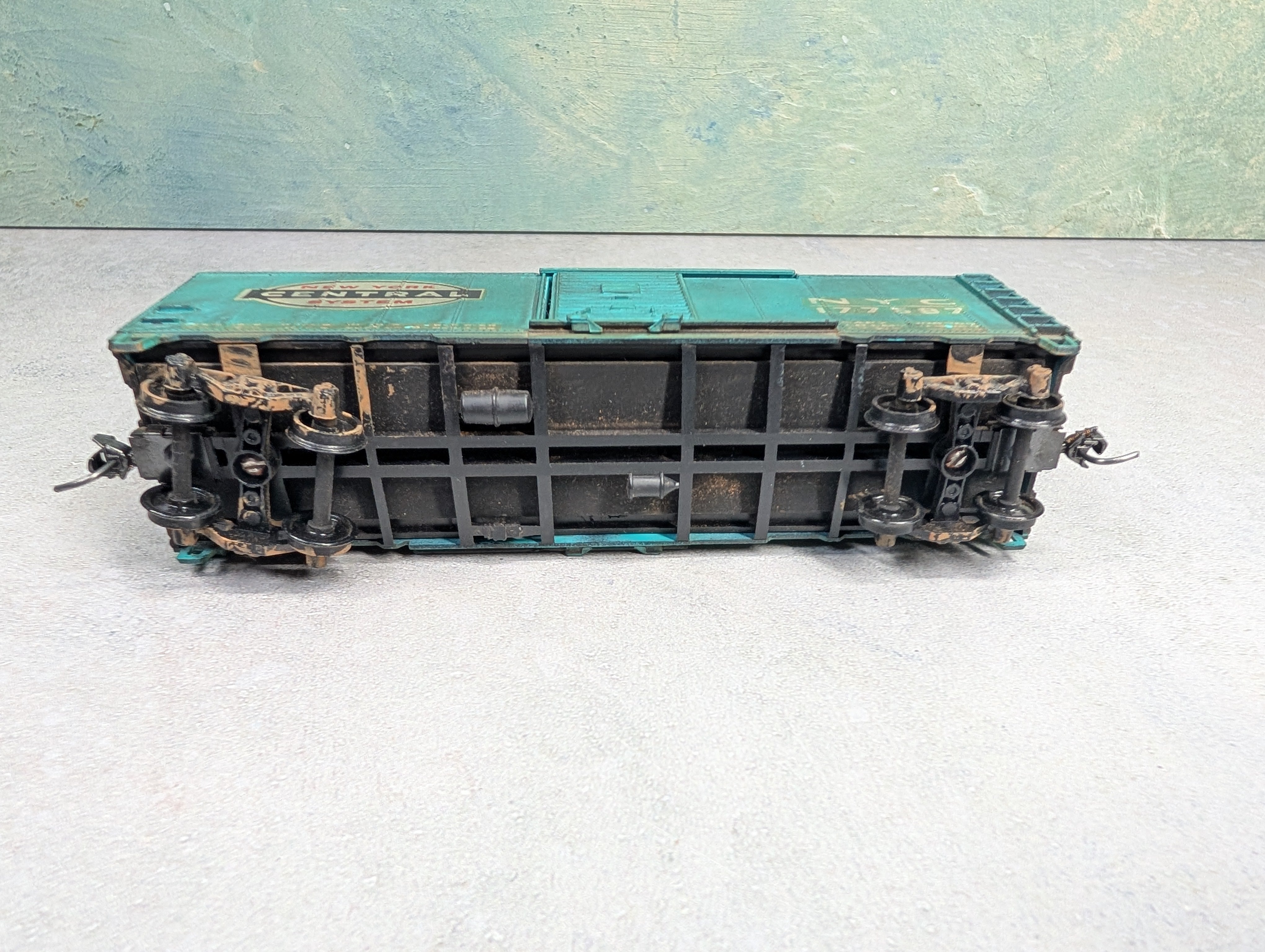 USED Athearn HO Scale 40' Box Car New York Central NYC #177597 Decals & Weathered