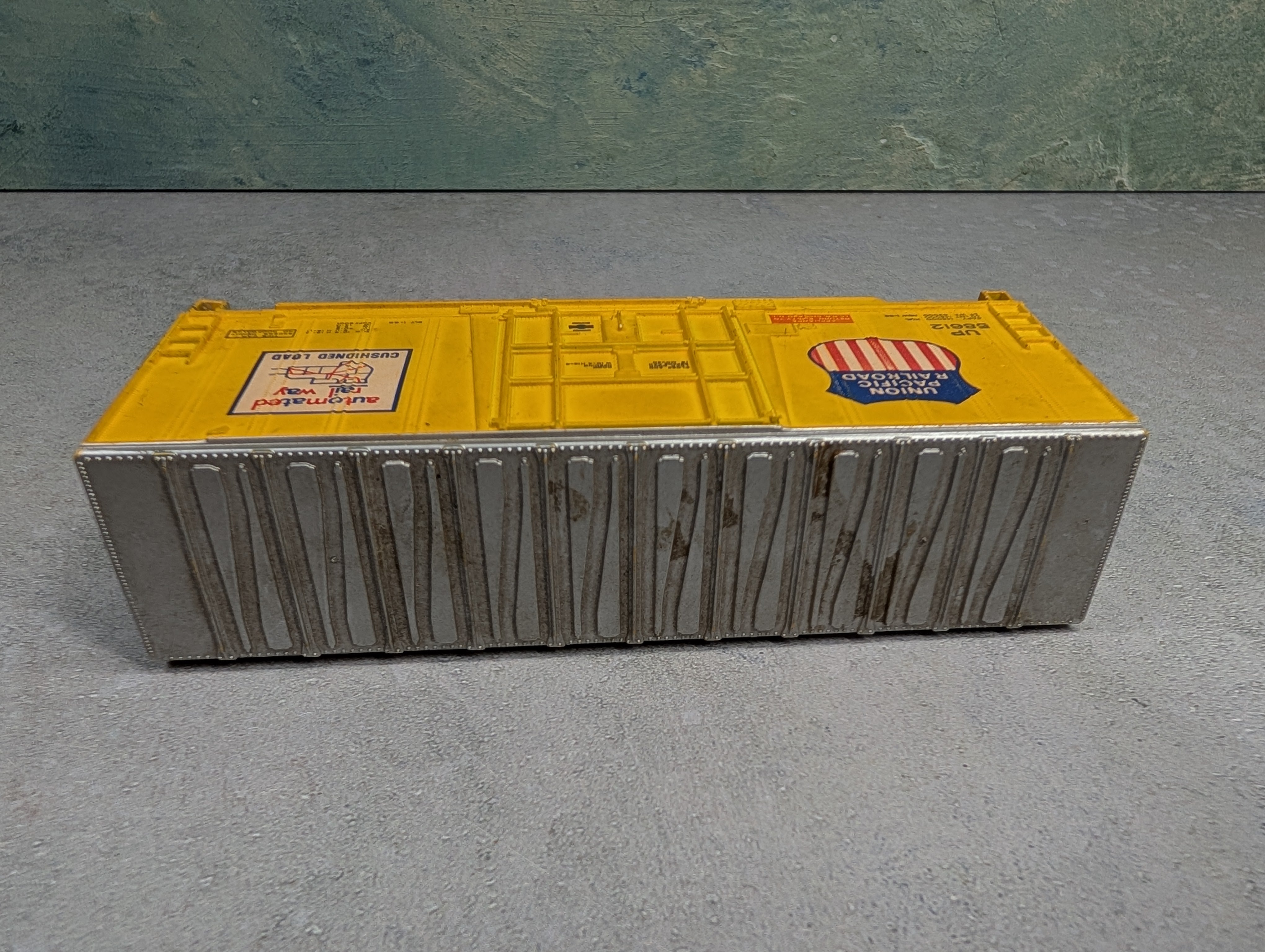 USED Athearn HO Scale 40' Hi-Cube Box Car Union Pacific UP #58612