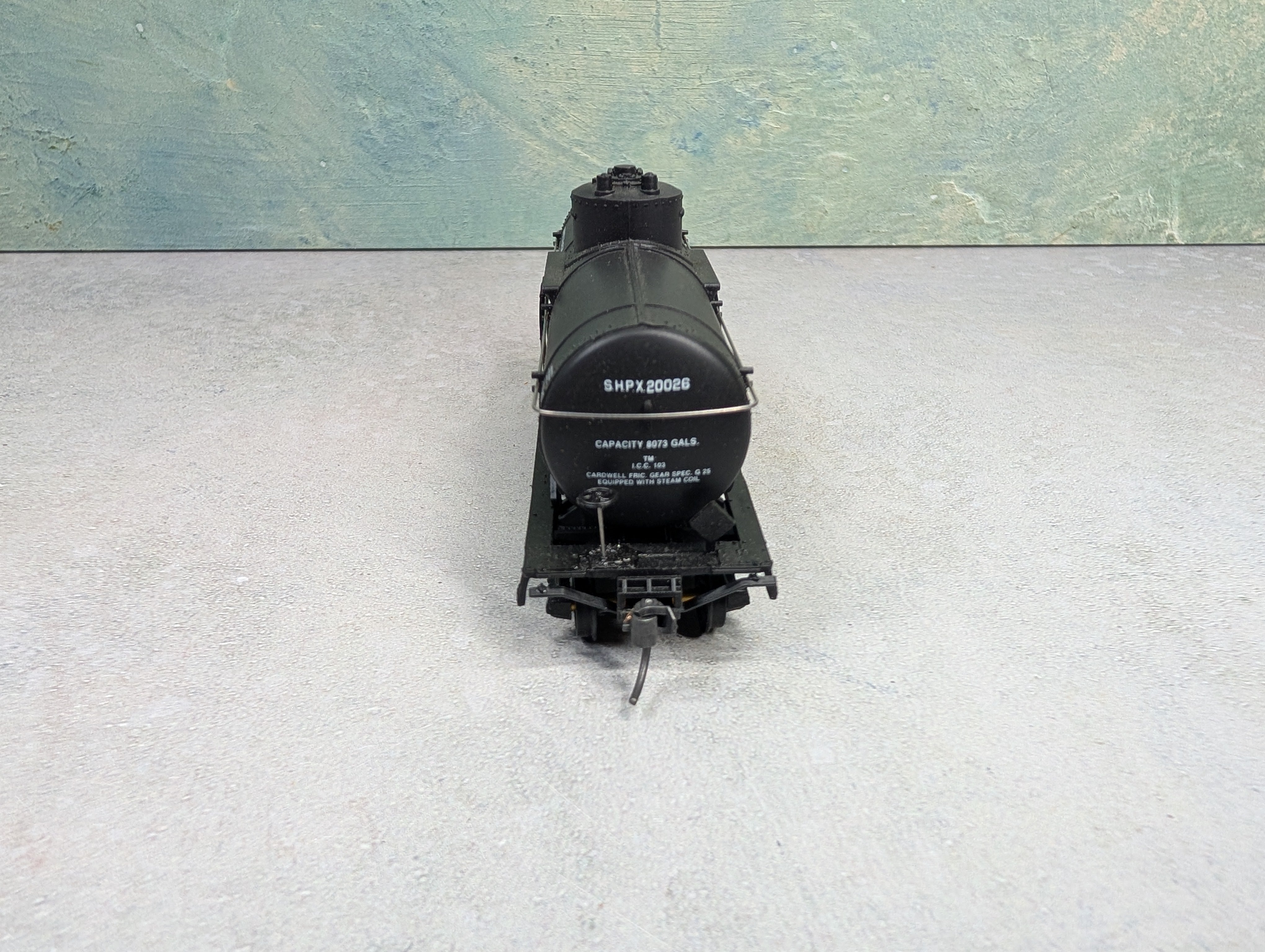 USED Walthers HO Scale 36' Single Dome Tank Car Shipper's Car Line SHPX #20026