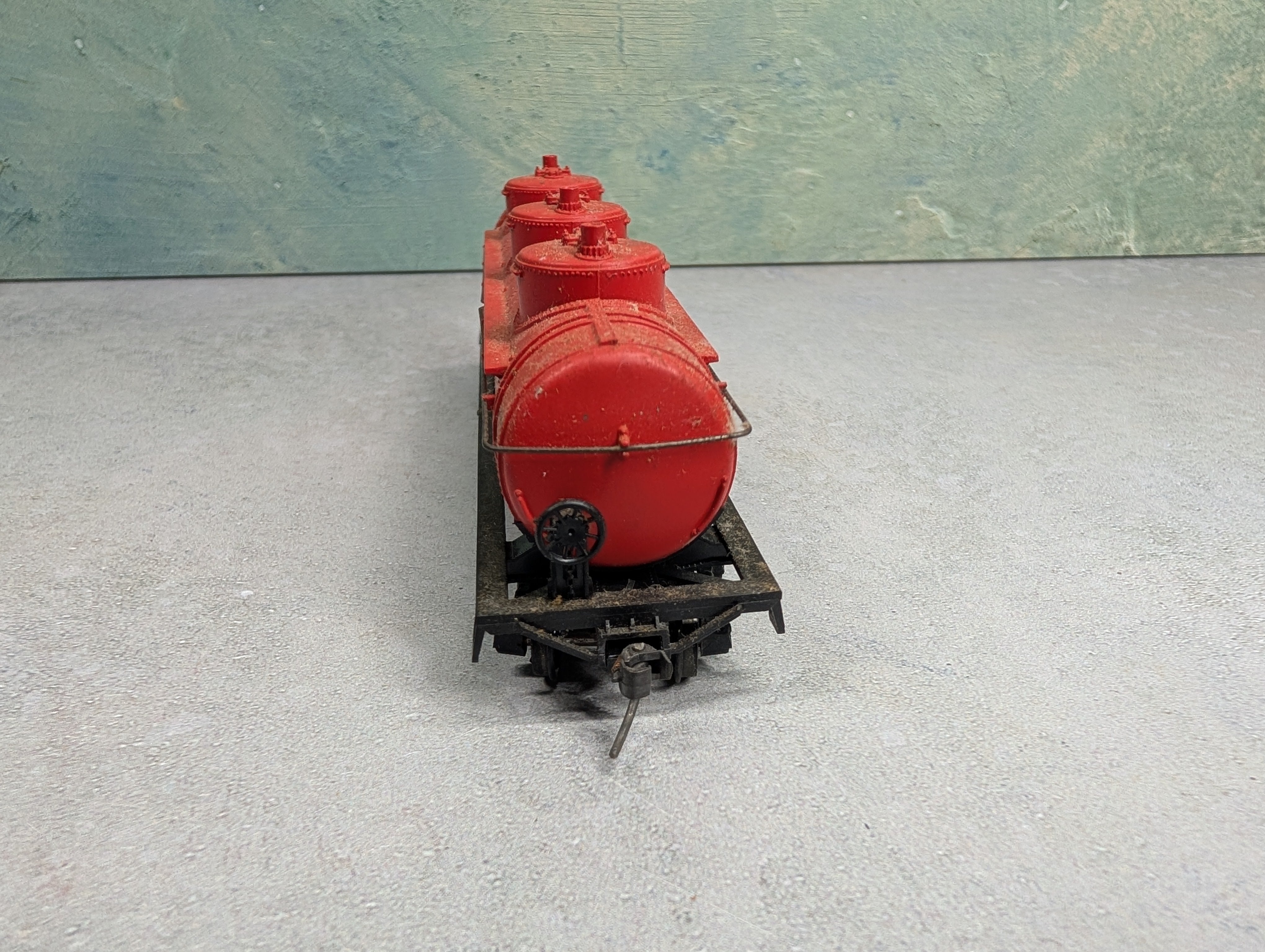USED Athearn HO Scale Triple Dome Tank Car Mobil WSRX #2387