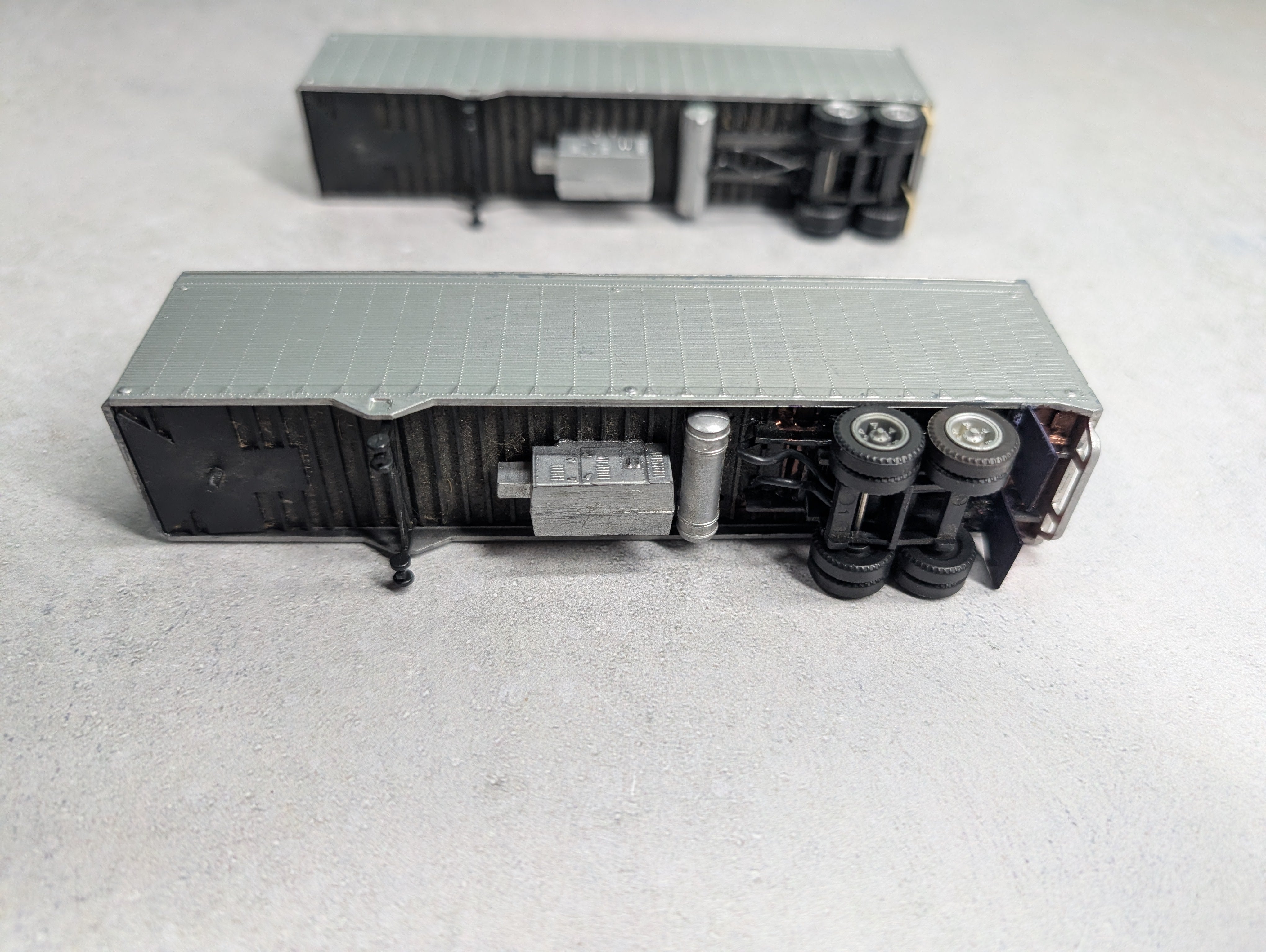 USED Athearn HO Scale Lot of 40' Trailers Undecorated Painted (2 pcs)