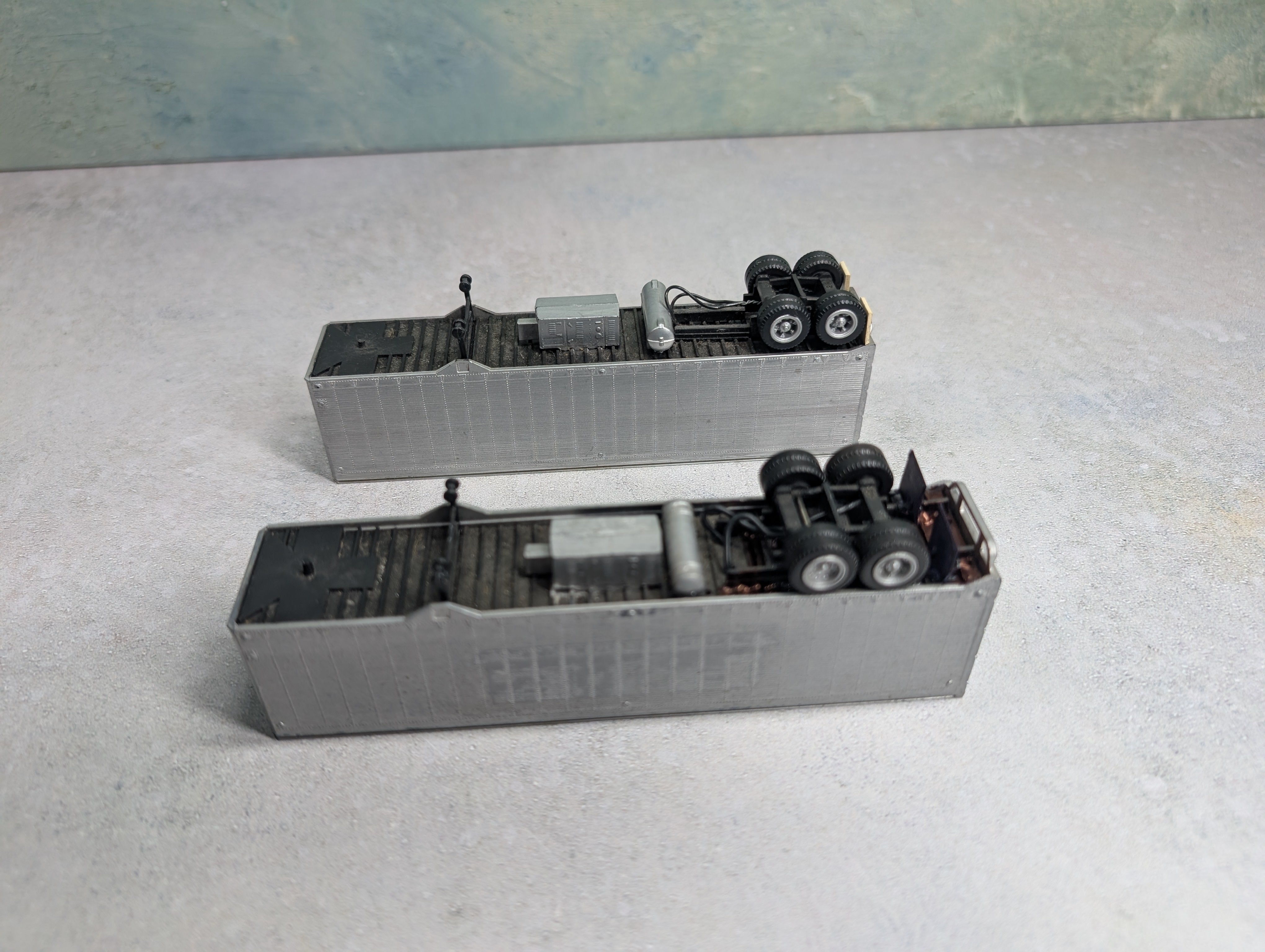 USED Athearn HO Scale Lot of 40' Trailers Undecorated Painted (2 pcs)