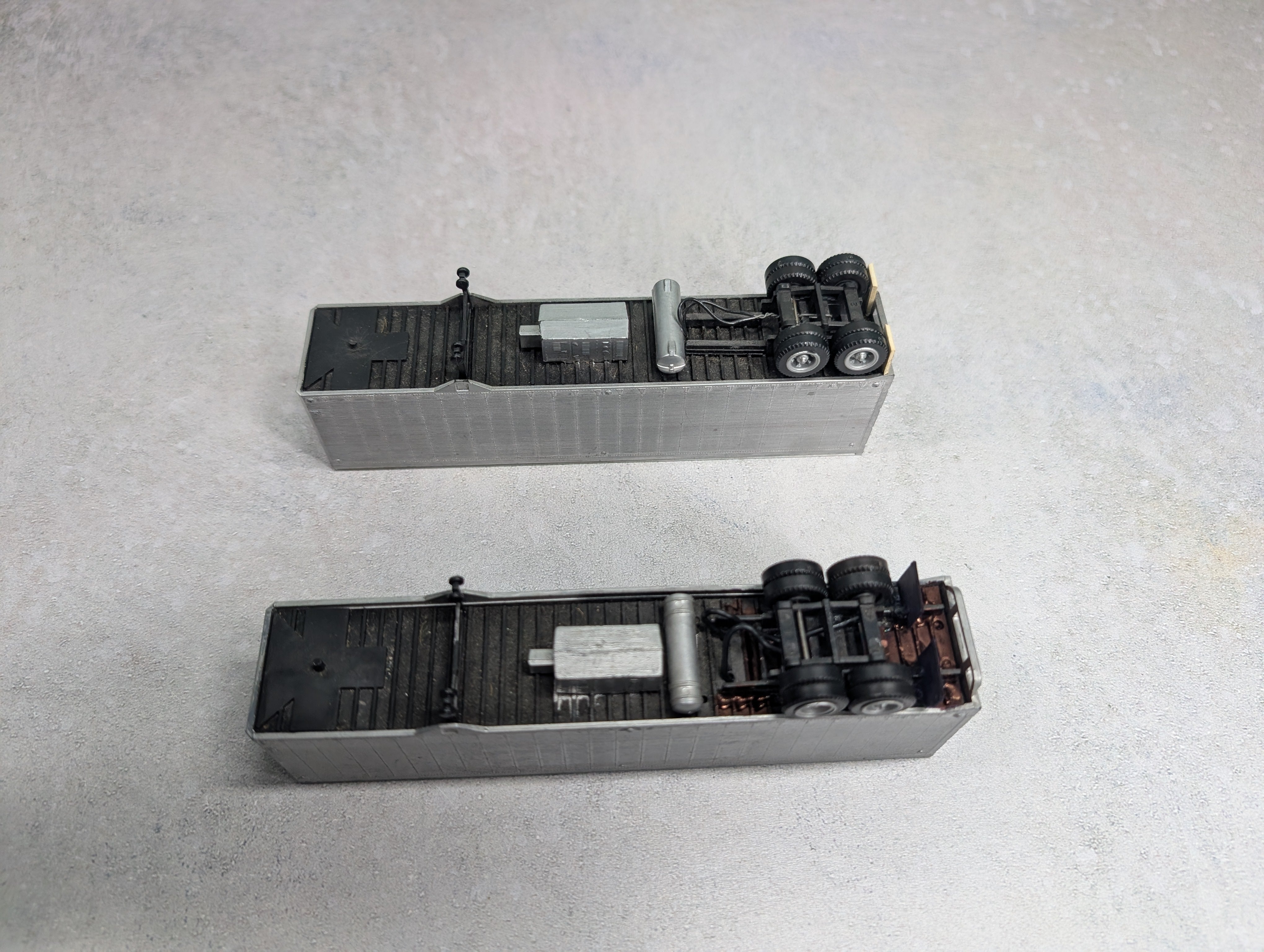 USED Athearn HO Scale Lot of 40' Trailers Undecorated Painted (2 pcs)