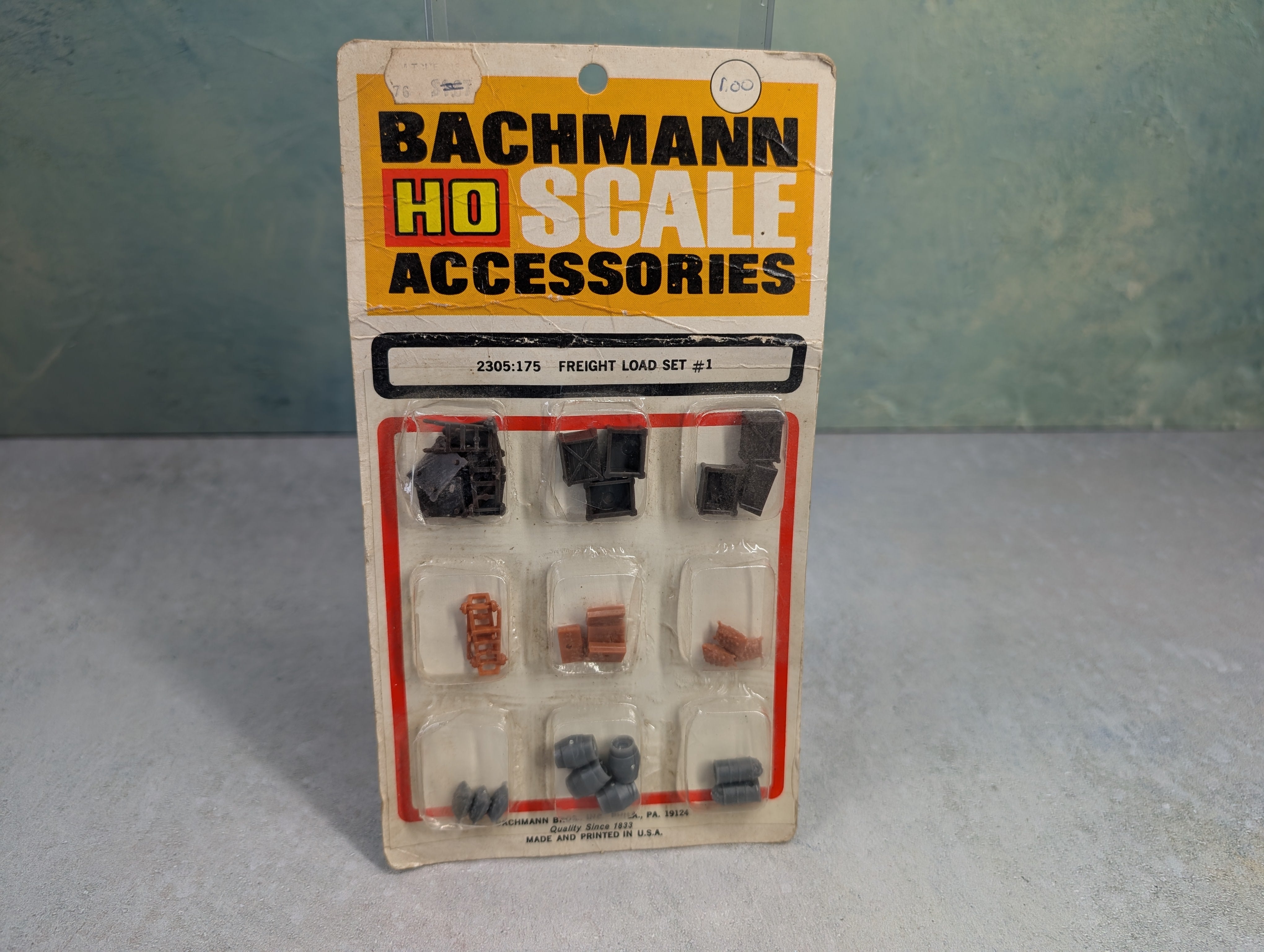 USED Bachmann 2305 HO Scale Freight Load Set #1
