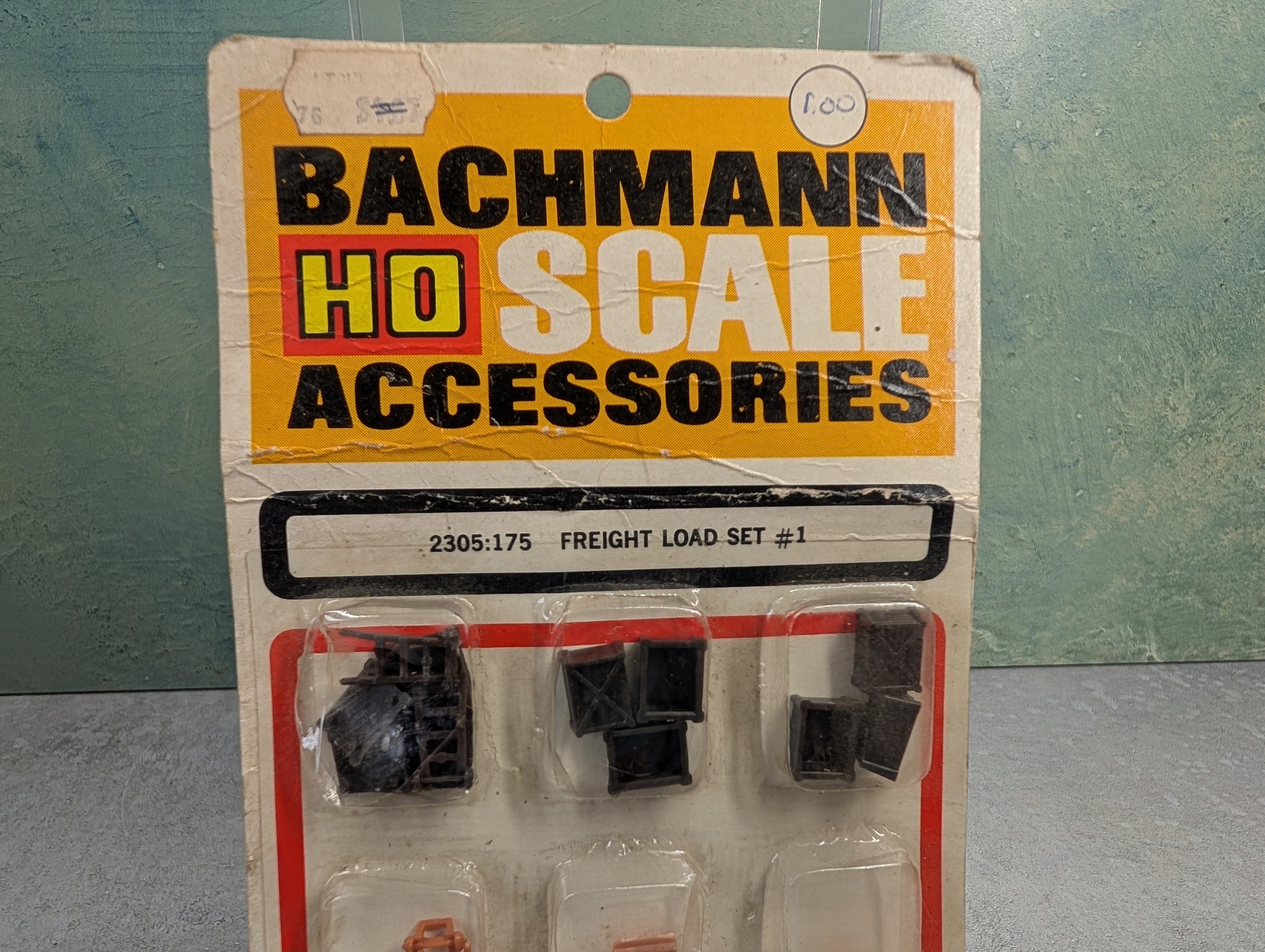 USED Bachmann 2305 HO Scale Freight Load Set #1