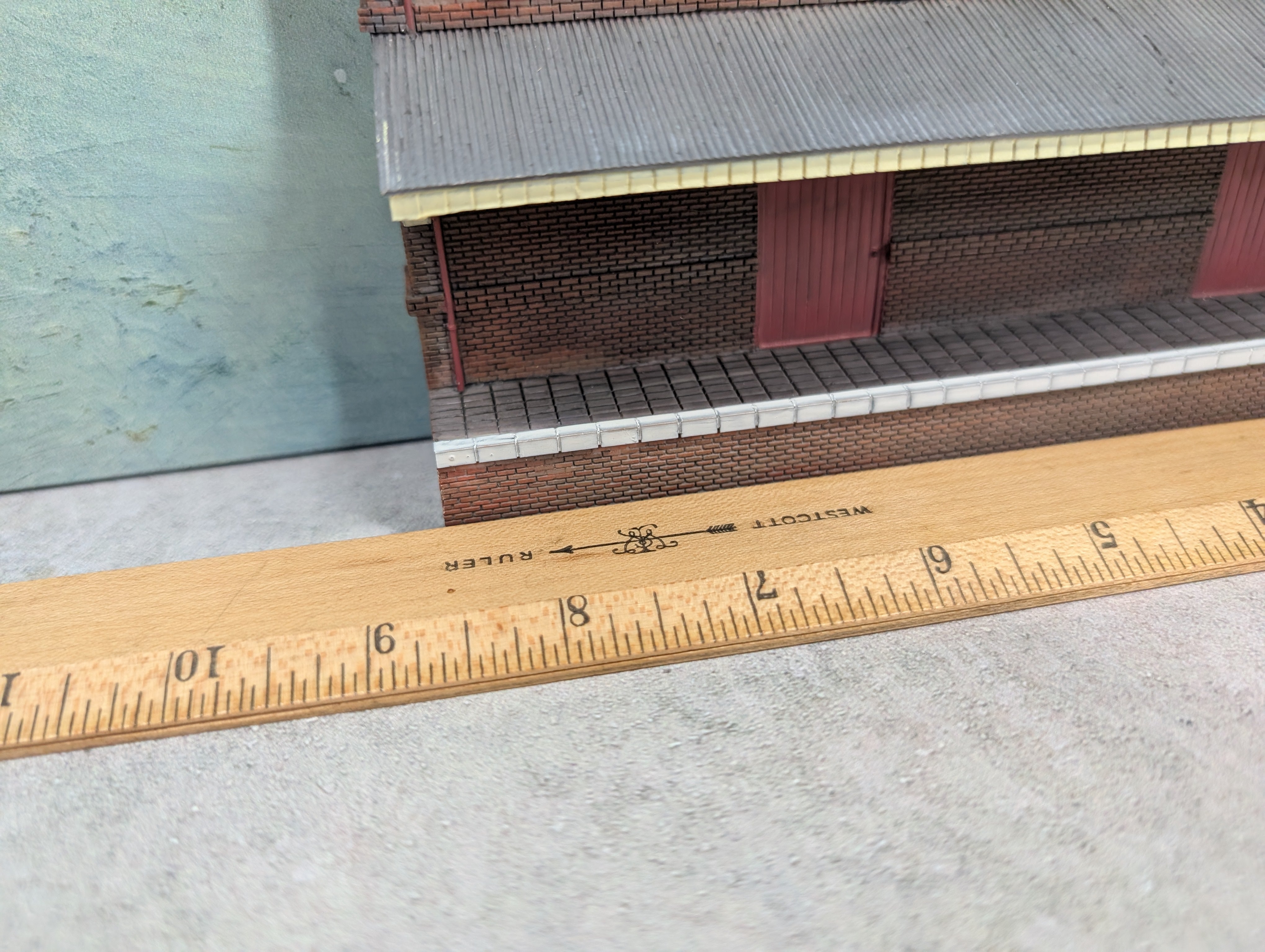 USED Bachmann 35008 HO Scale Three-Story Warehouse - Scene Scapes False-Front Resin Building Facade