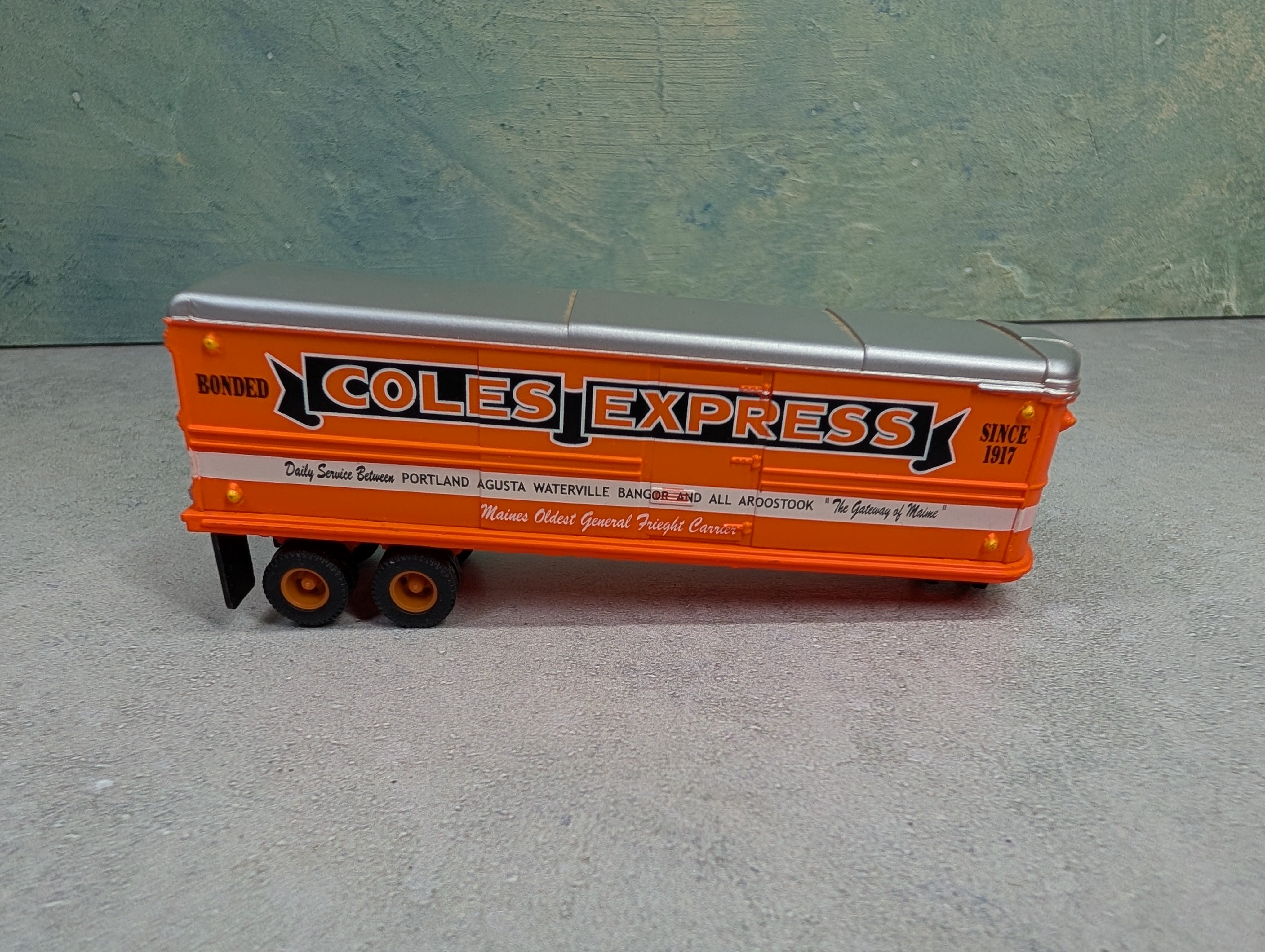 USED Classic Metal Works HO Scale 32' Aero Van Trailer Coles Express