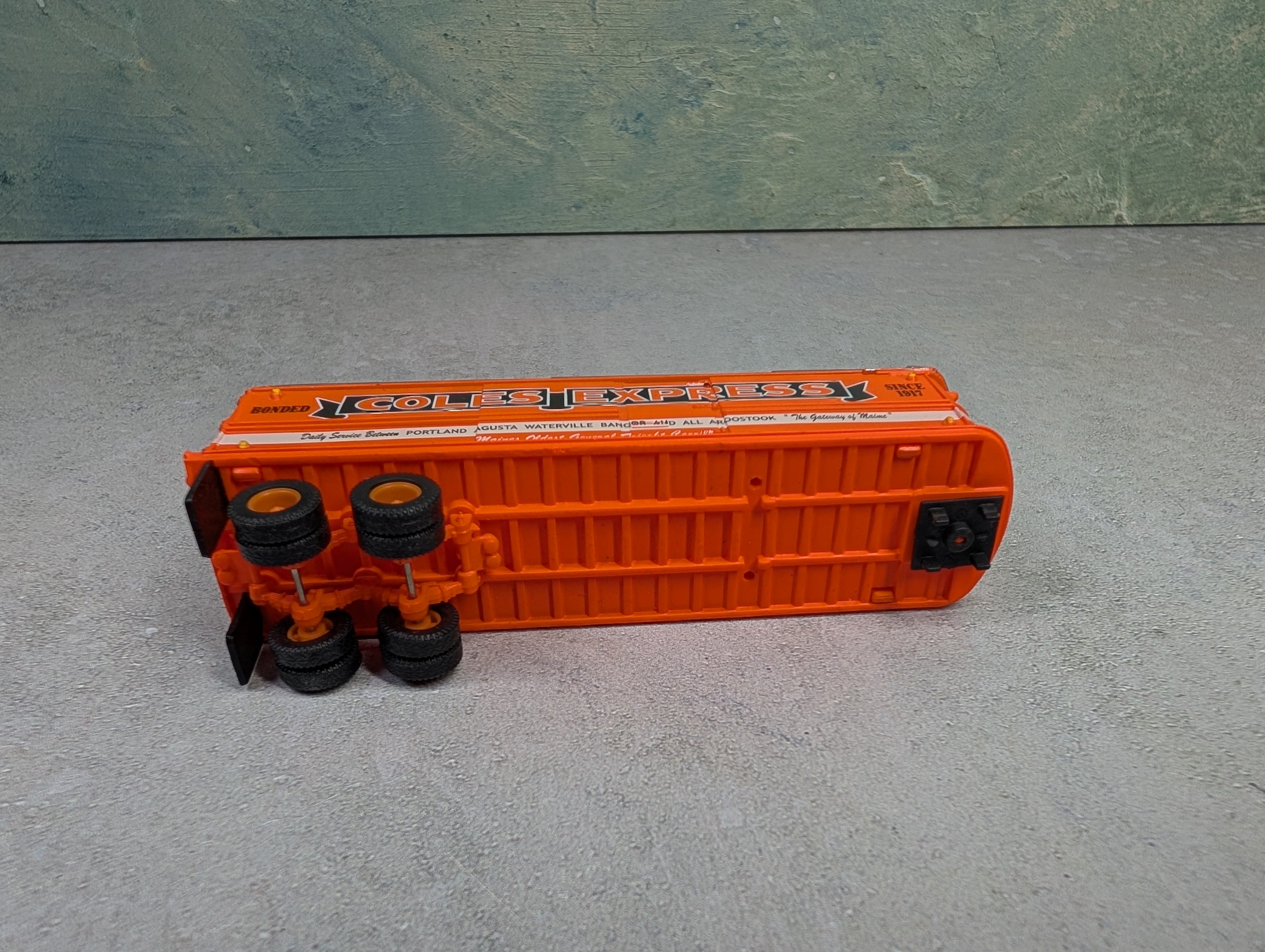 USED Classic Metal Works HO Scale 32' Aero Van Trailer Coles Express