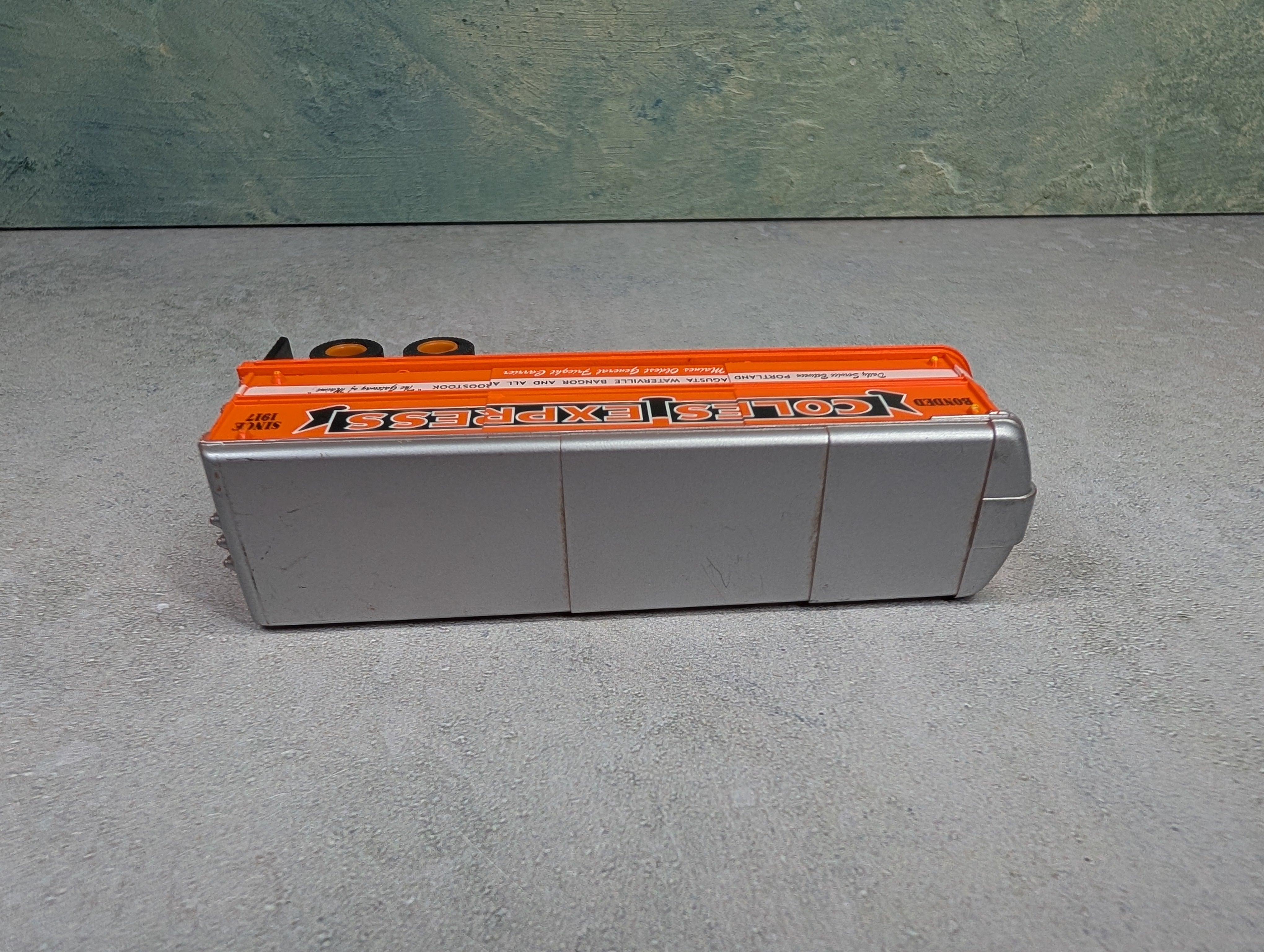 USED Classic Metal Works HO Scale 32' Aero Van Trailer Coles Express