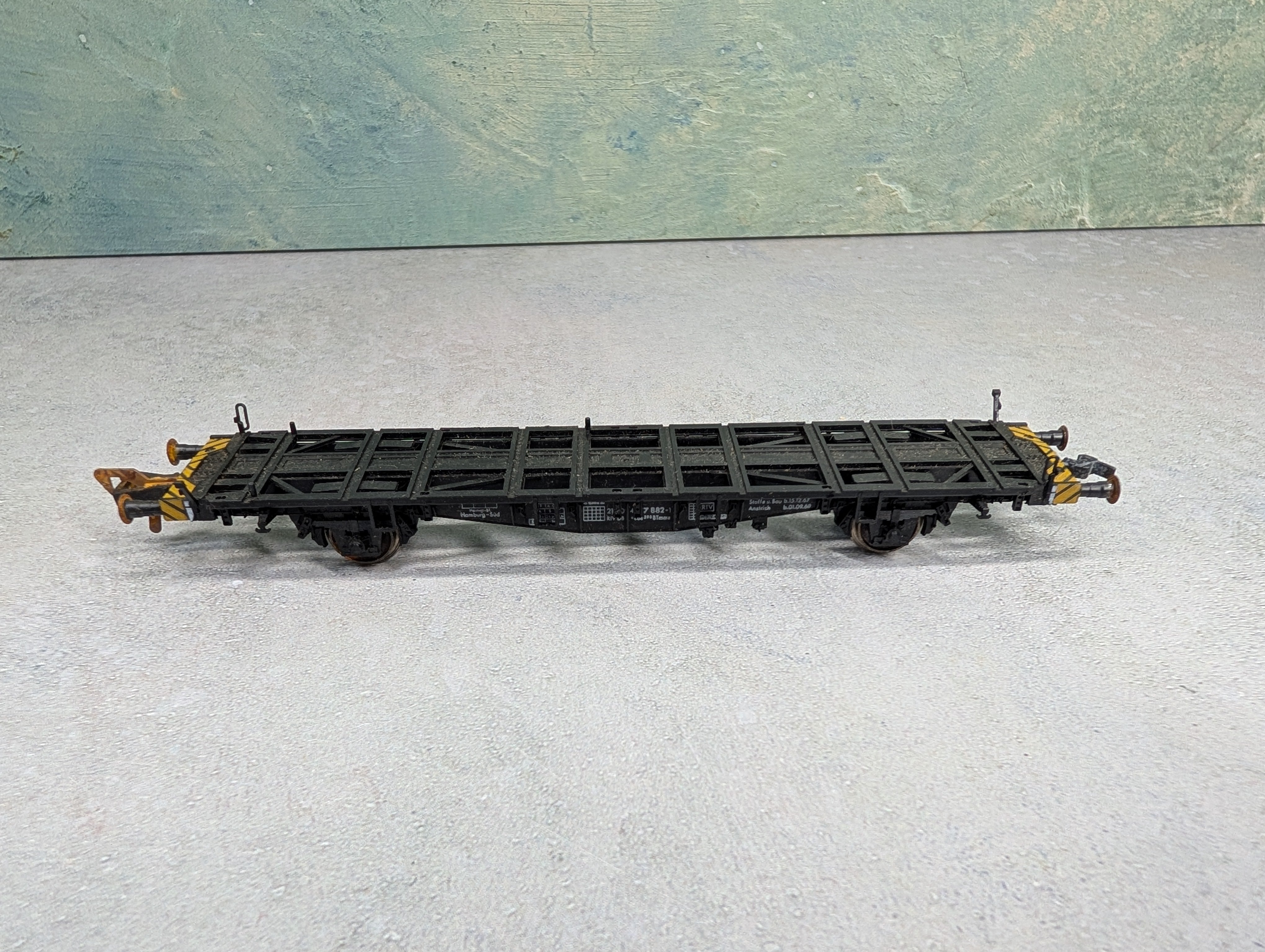USED Fleischmann HO Scale Container Car Carrier w/ 2 Containers DB (2 pcs)