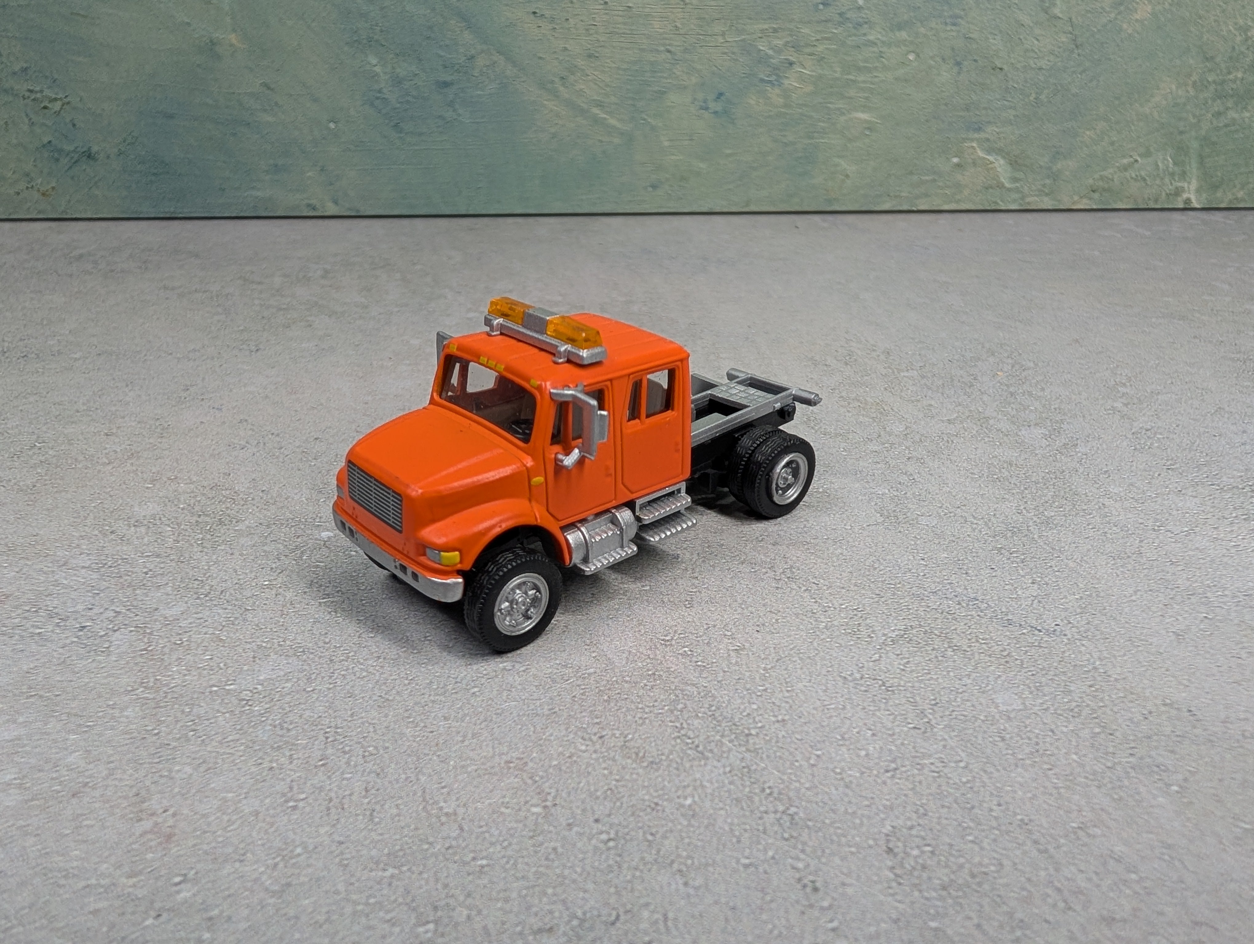 USED Classic Metal Works HO Scale Orange 2 Axel Work Truck