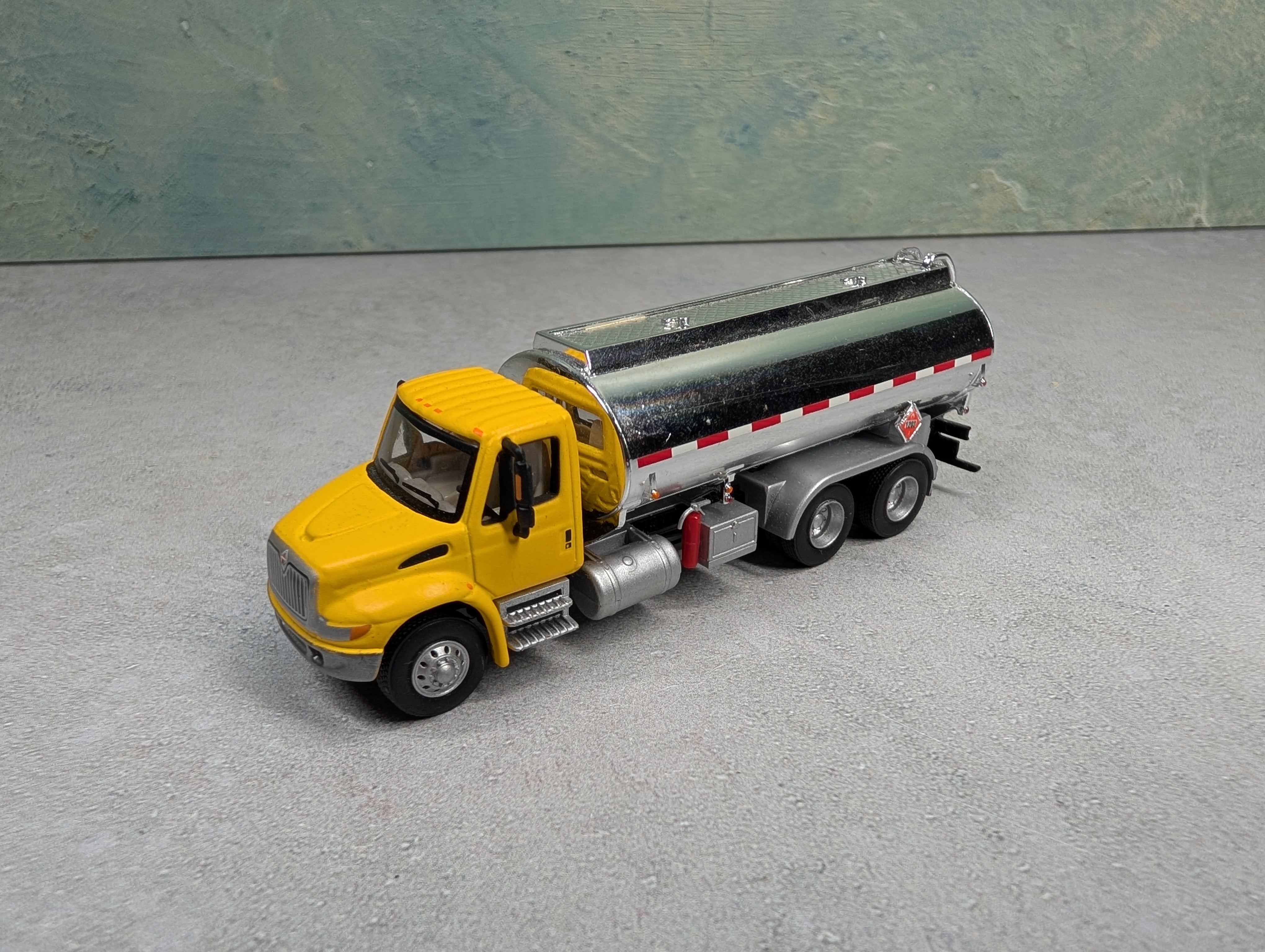 USED Boley HO Scale Yellow 7000 Series International Fuel Tanker