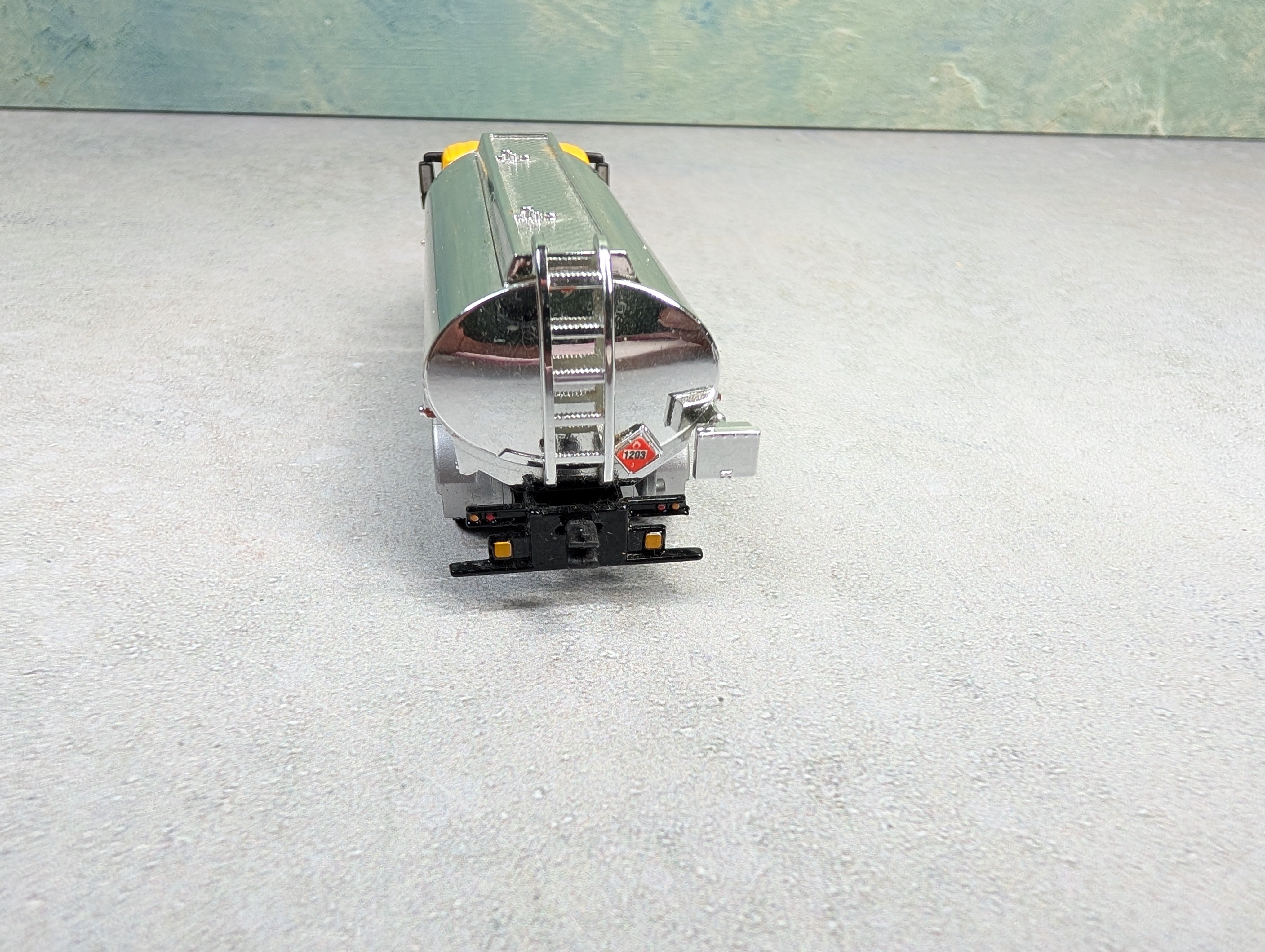 USED Boley HO Scale Yellow 7000 Series International Fuel Tanker