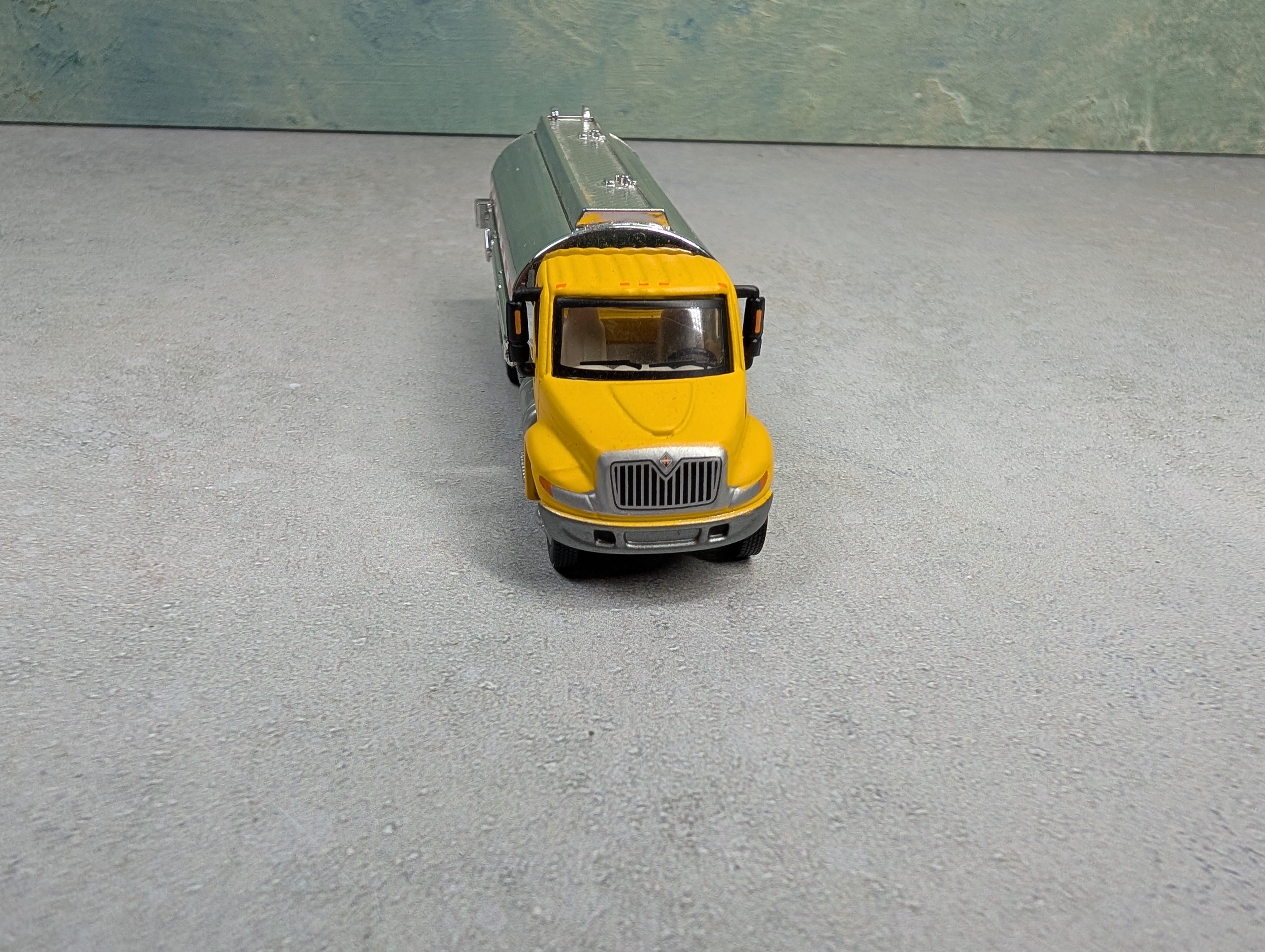 USED Boley HO Scale Yellow 7000 Series International Fuel Tanker
