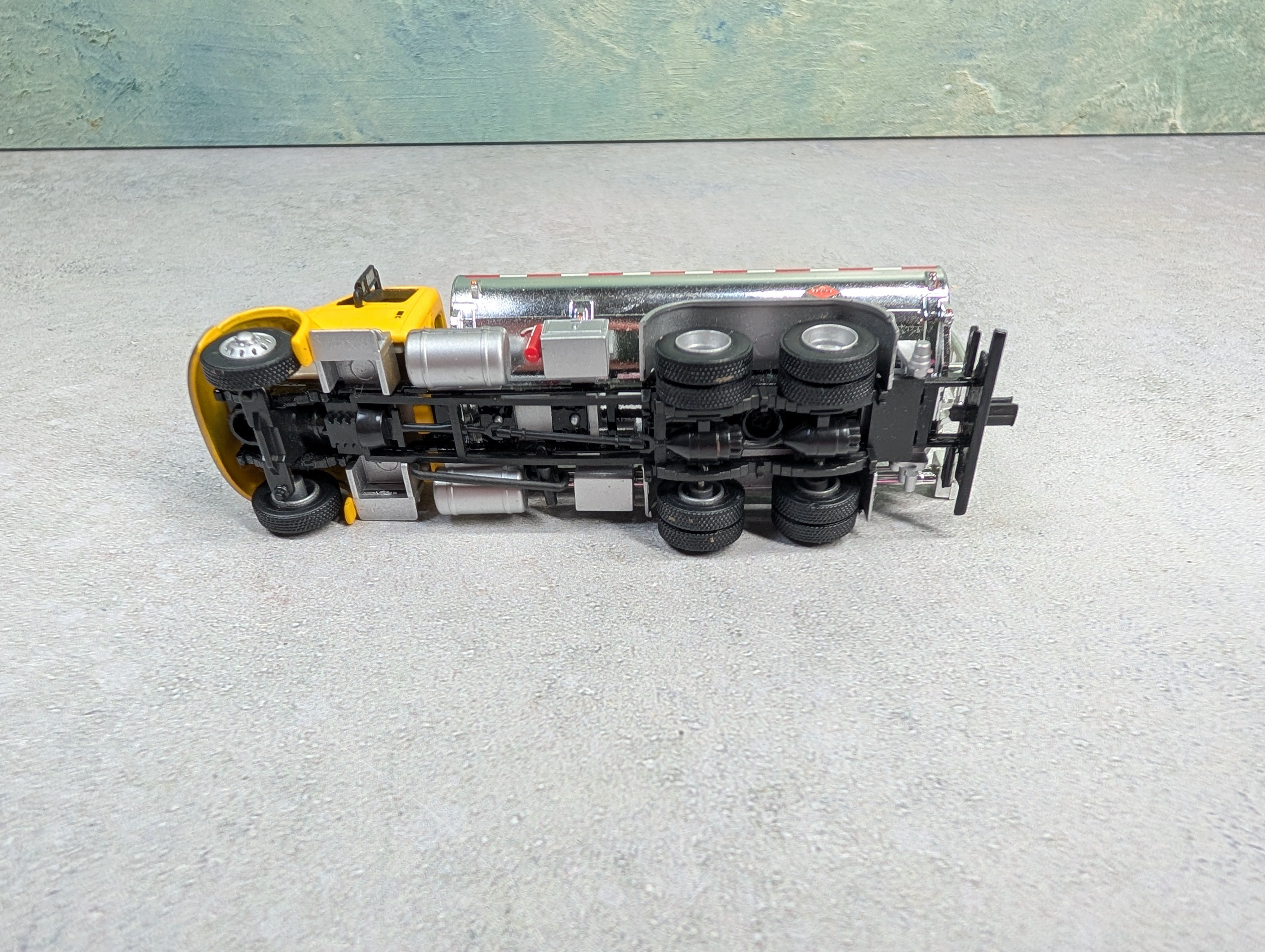 USED Boley HO Scale Yellow 7000 Series International Fuel Tanker