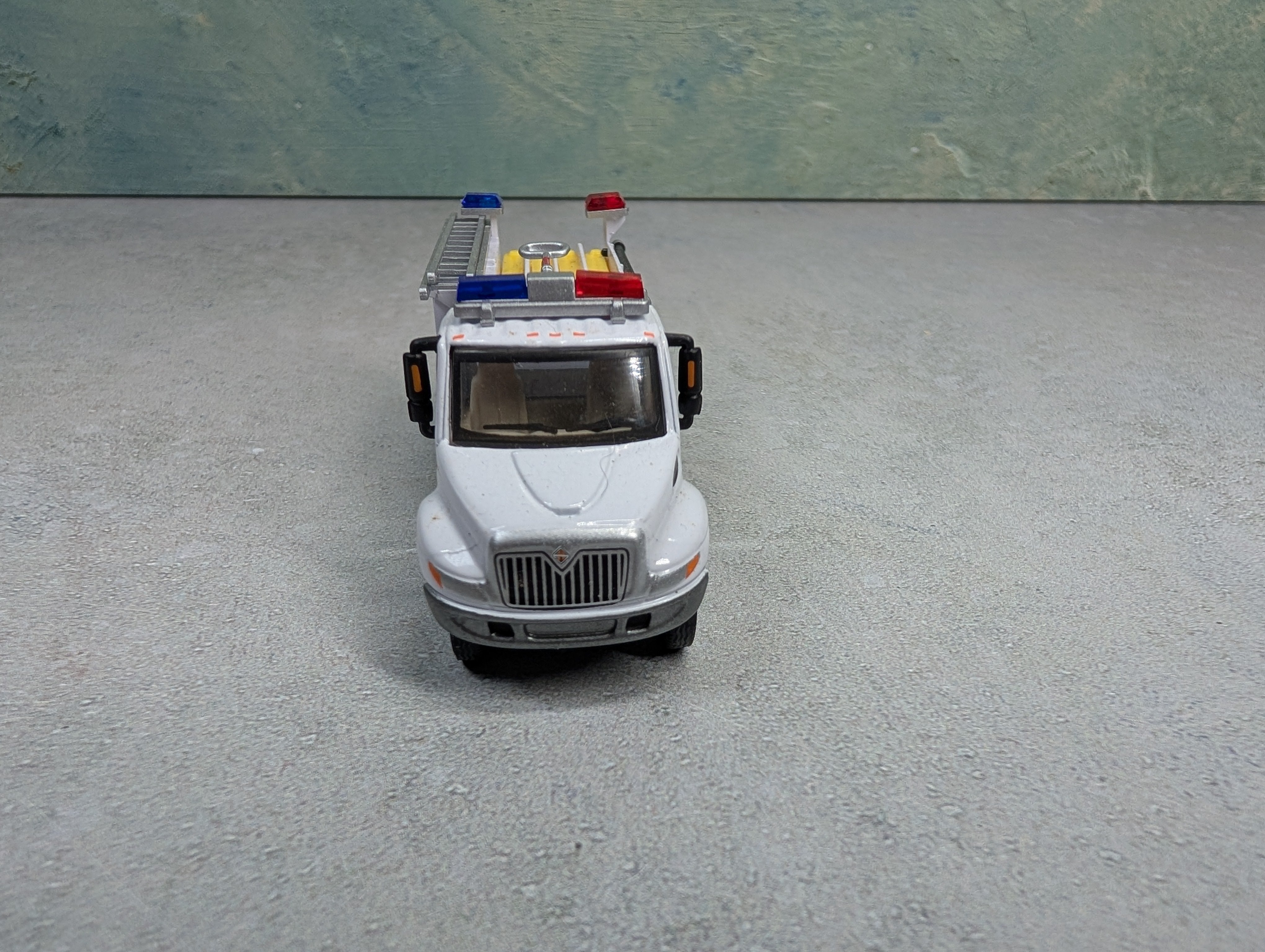 USED Boley HO Scale International Fire Pumper Truck Die Cast w/ Plastic