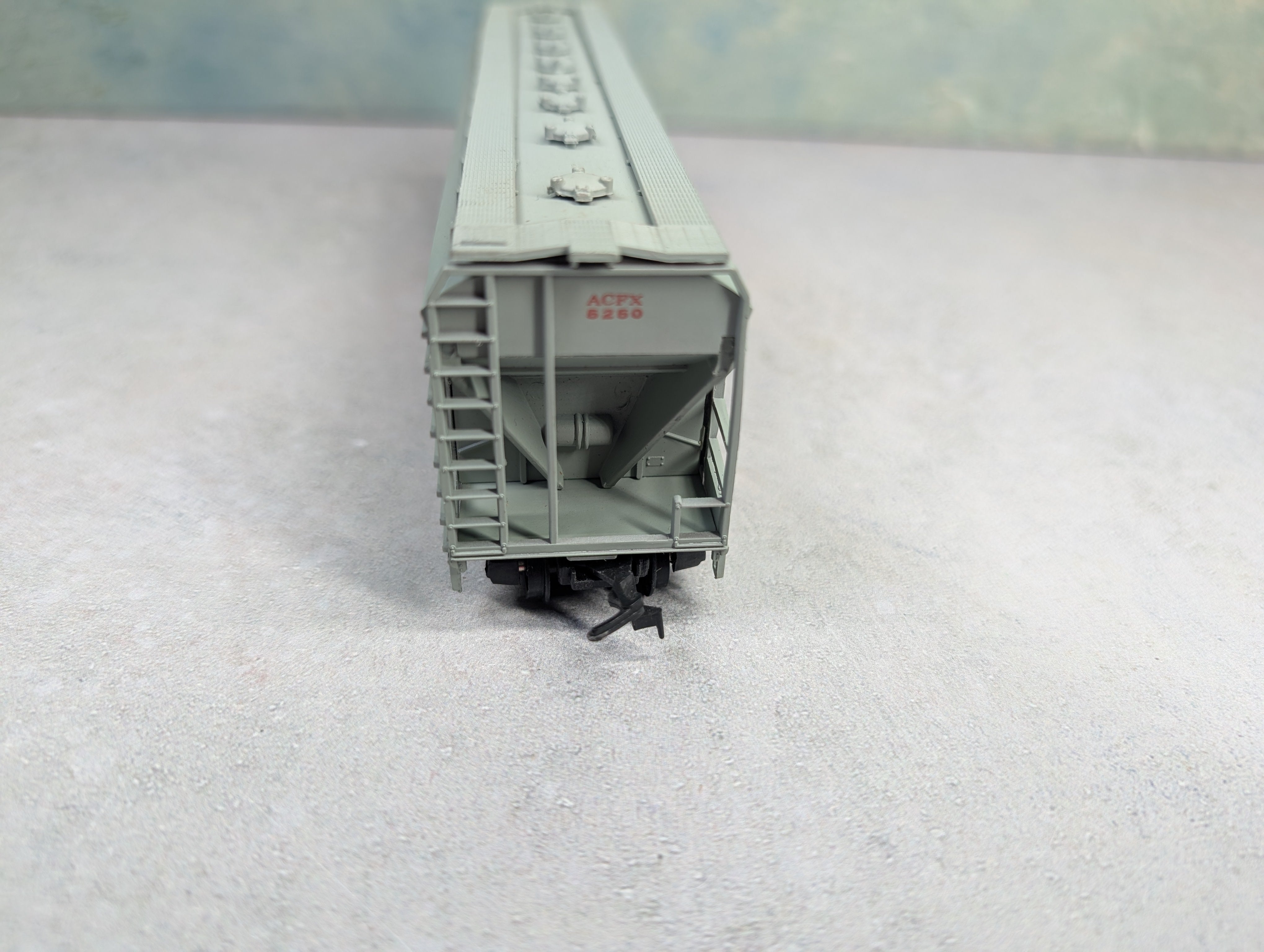 USED AHM HO Scale 4 Bay Covered Hopper ACF ACFX #5250
