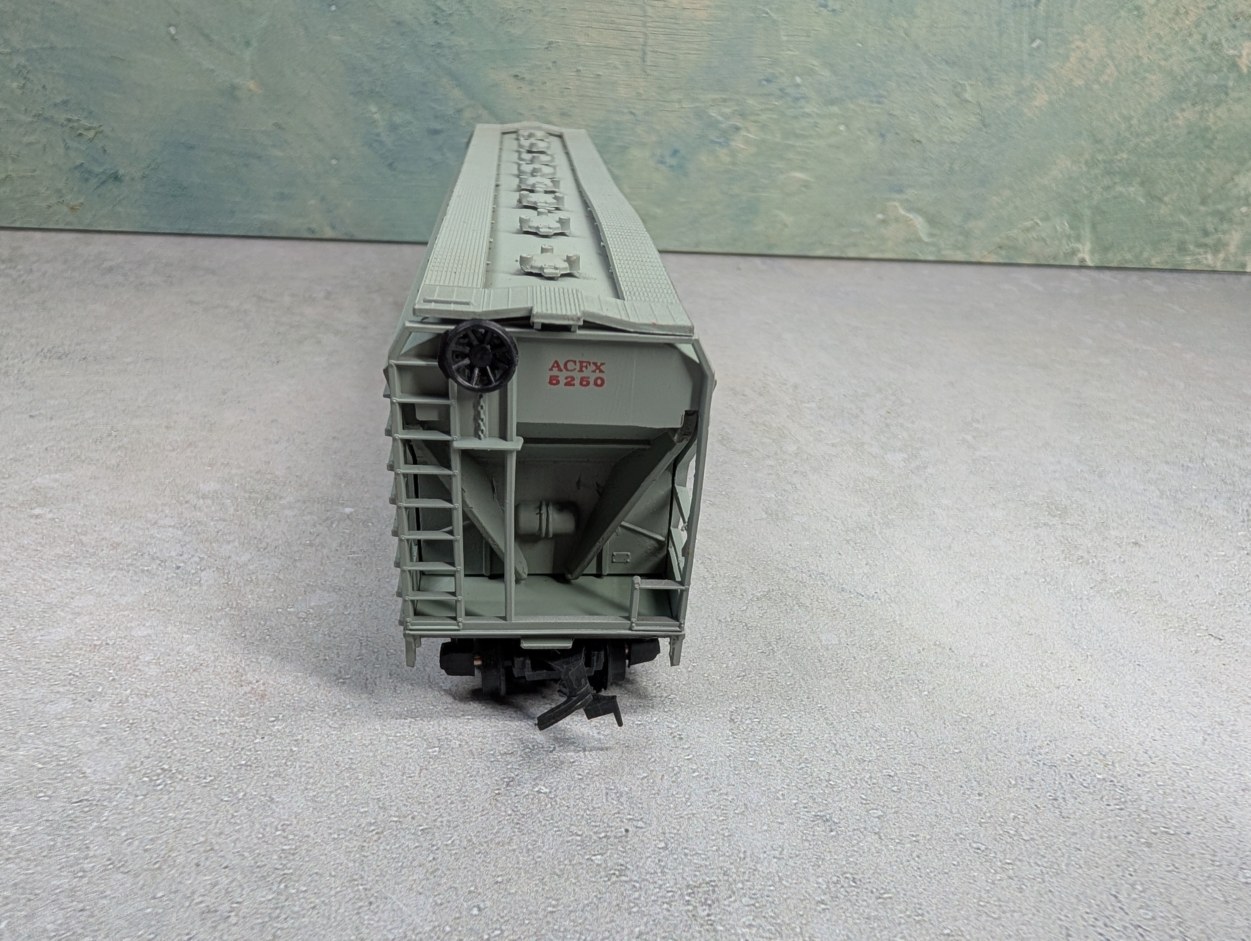 USED AHM HO Scale 4 Bay Covered Hopper ACF ACFX #5250