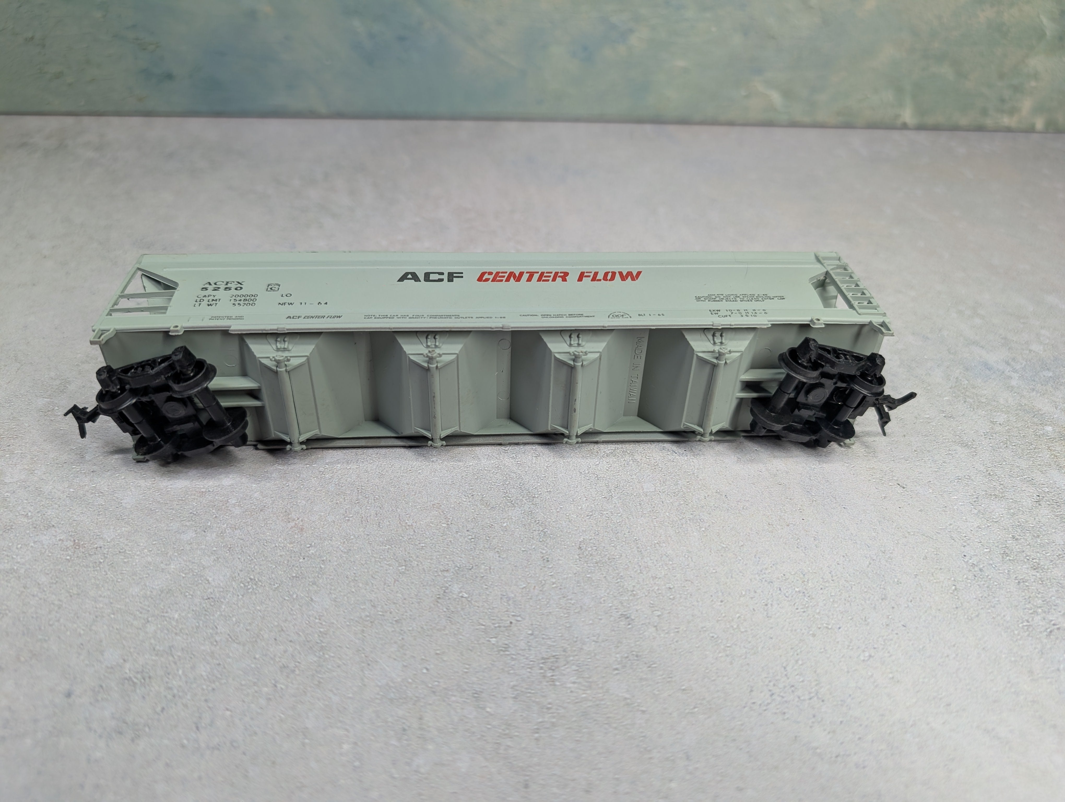USED AHM HO Scale 4 Bay Covered Hopper ACF ACFX #5250