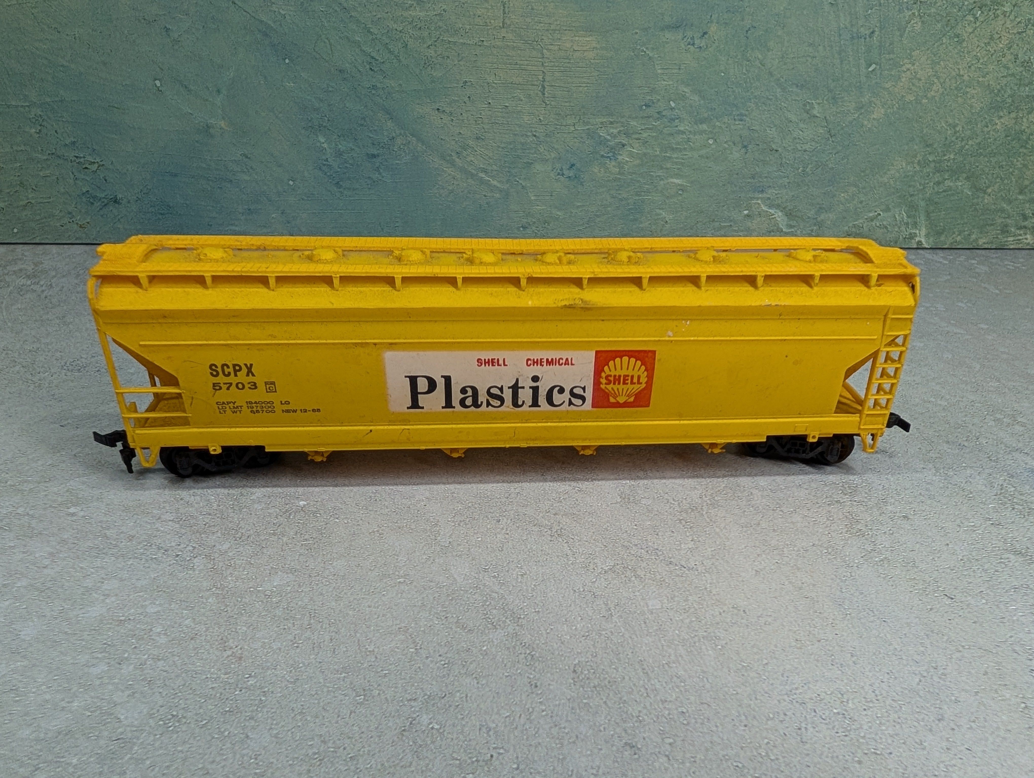 USED AHM HO Scale 4 Bay Covered Hopper Shell Plastics SCPX #5703