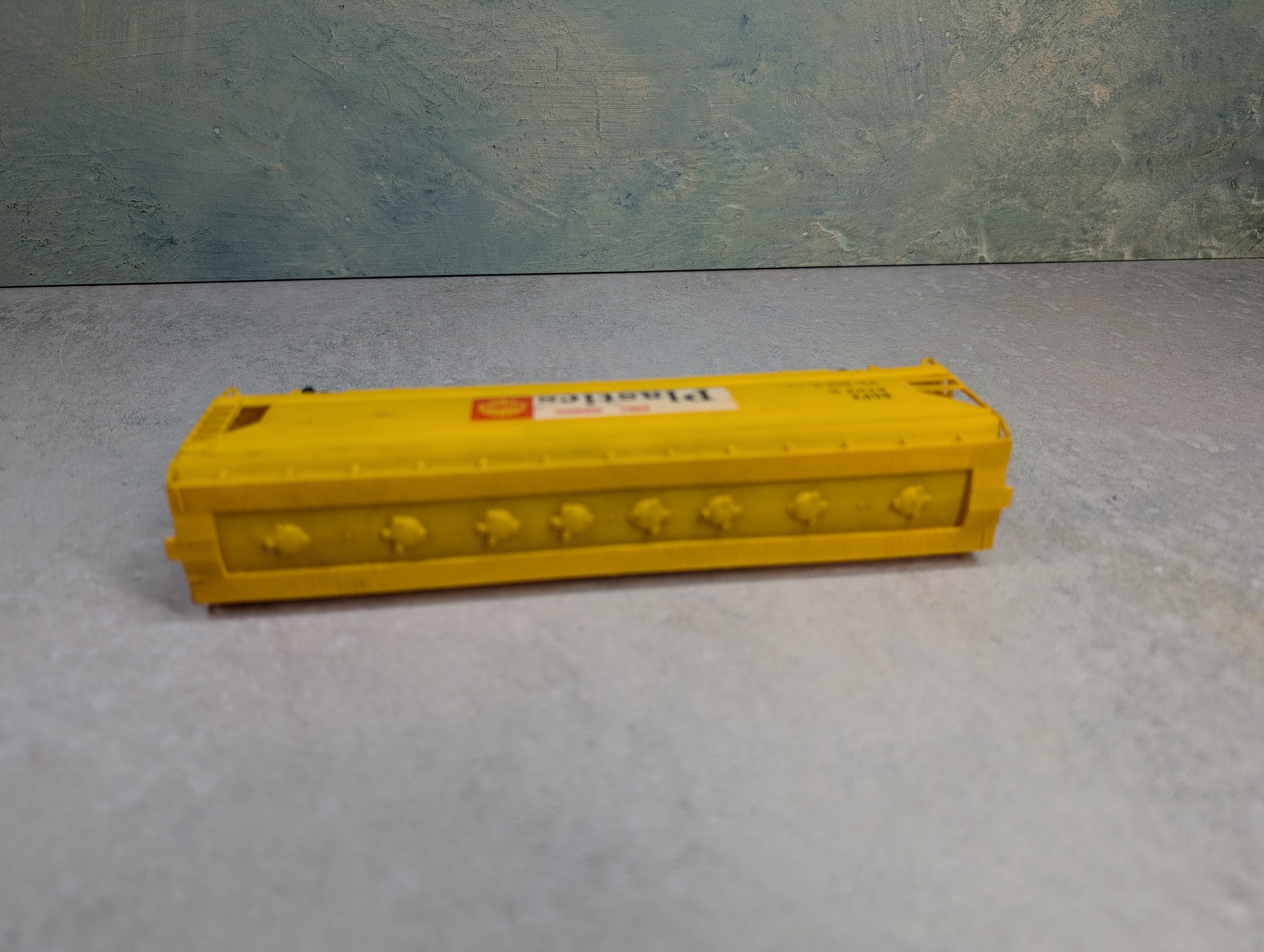 USED AHM HO Scale 4 Bay Covered Hopper Shell Plastics SCPX #5703