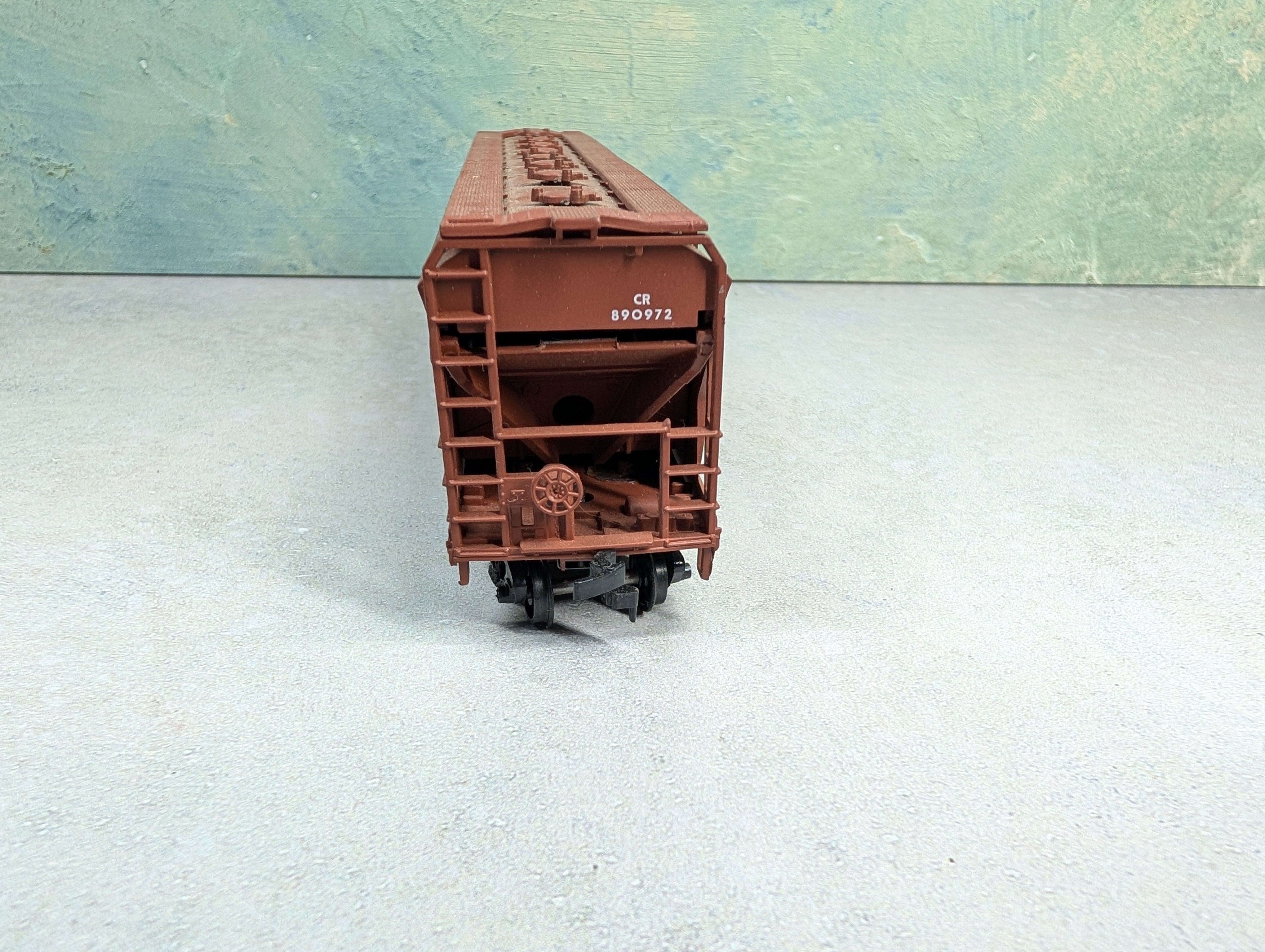 USED Athearn HO Scale 4 Bay Covered Hopper Conrail CR #890972