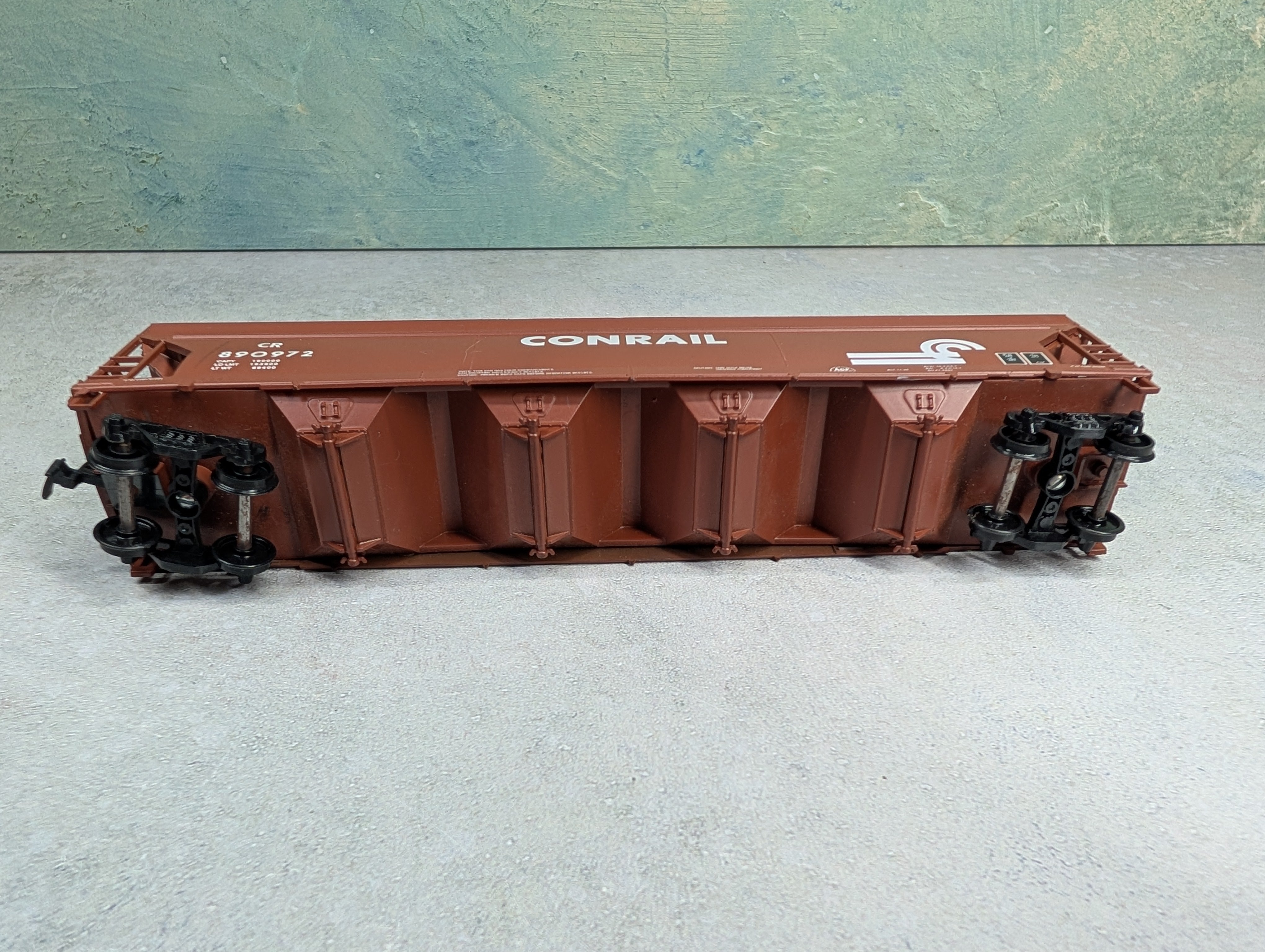 USED Athearn HO Scale 4 Bay Covered Hopper Conrail CR #890972